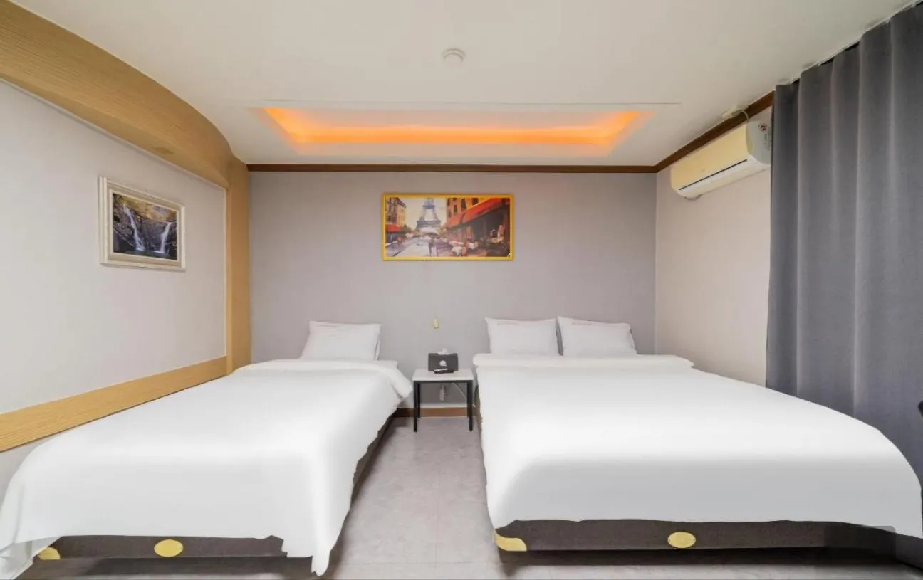 Bed in Donghae Gloria Hotel