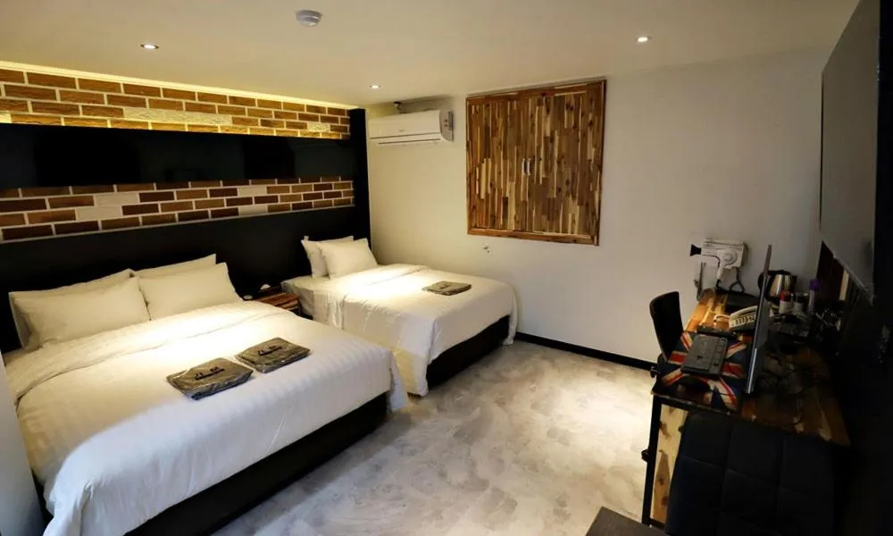 Photo of the whole room, Bed in Incheon Illuwa Hotel