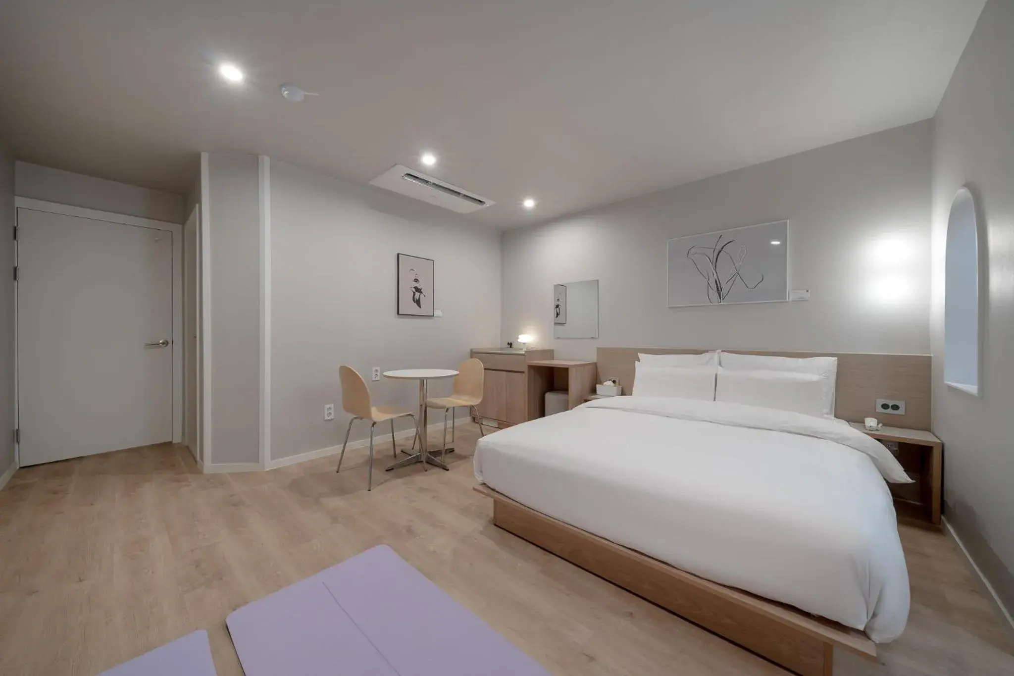 Double Room with Private Bathroom in Cheonan Aank Hotel Seongjeong Double Room with Private Bathroom in Cheonan Aank Hotel Seongjeong