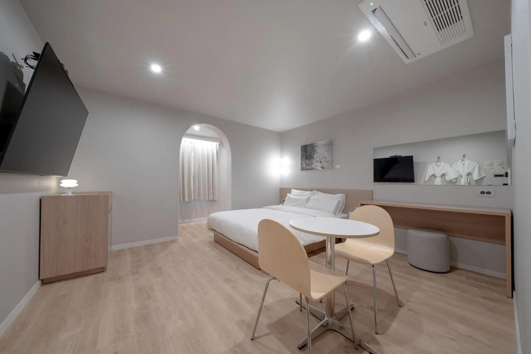 TV and multimedia in Cheonan Aank Hotel Seongjeong