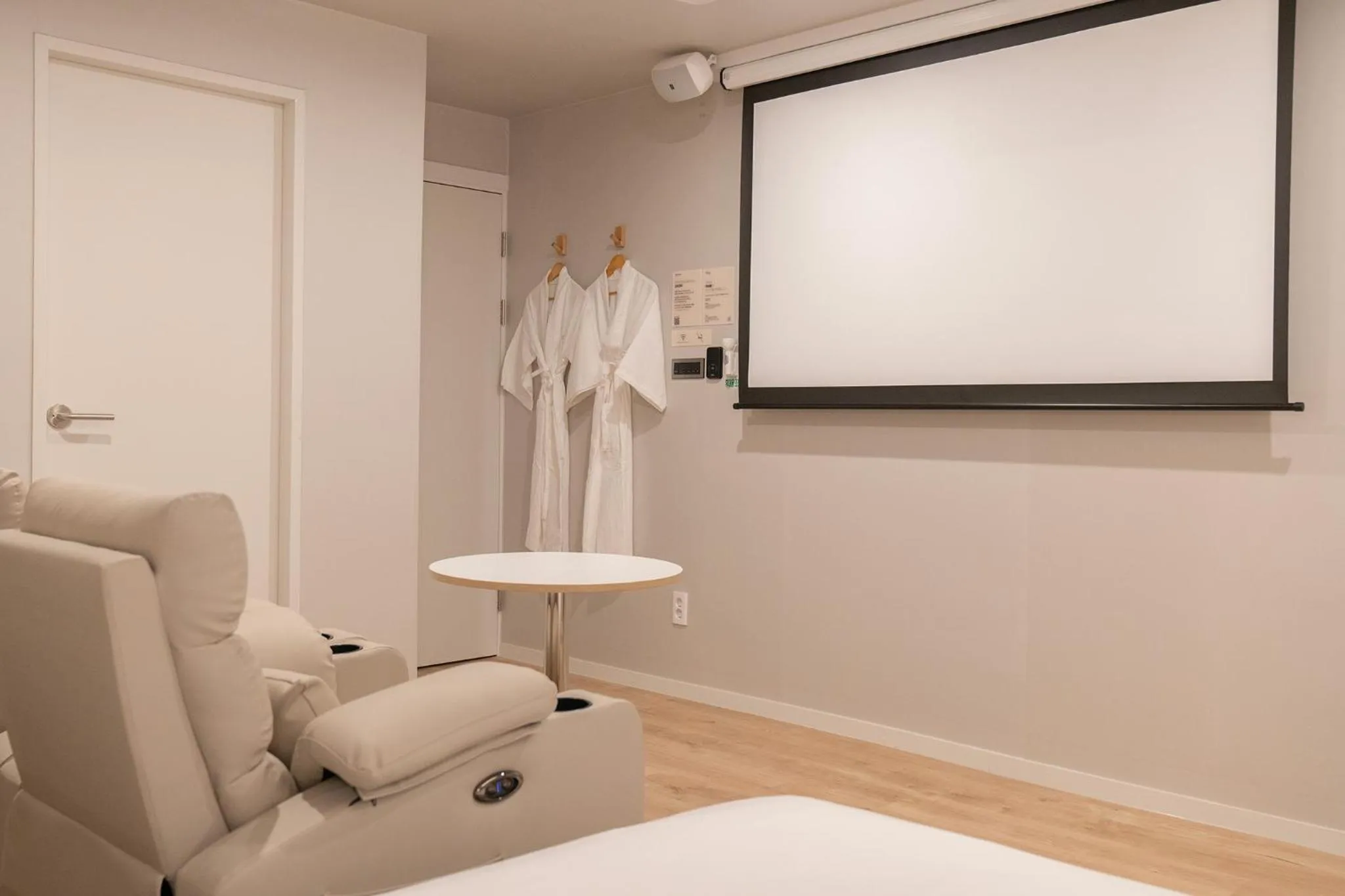 TV and multimedia in Cheonan Aank Hotel Seongjeong