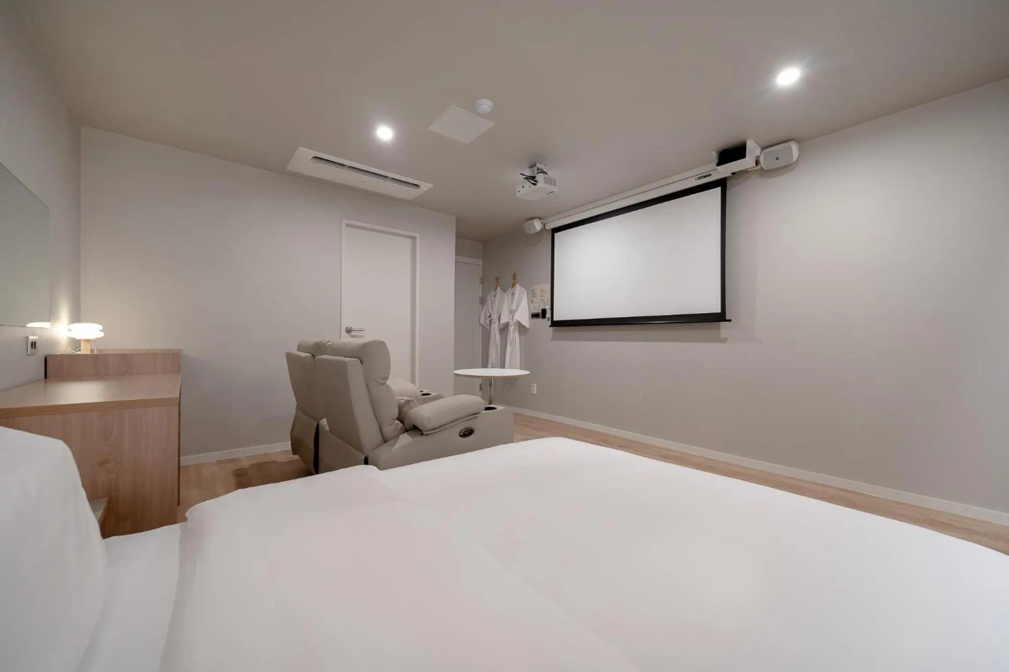 TV and multimedia, Bed in Cheonan Aank Hotel Seongjeong