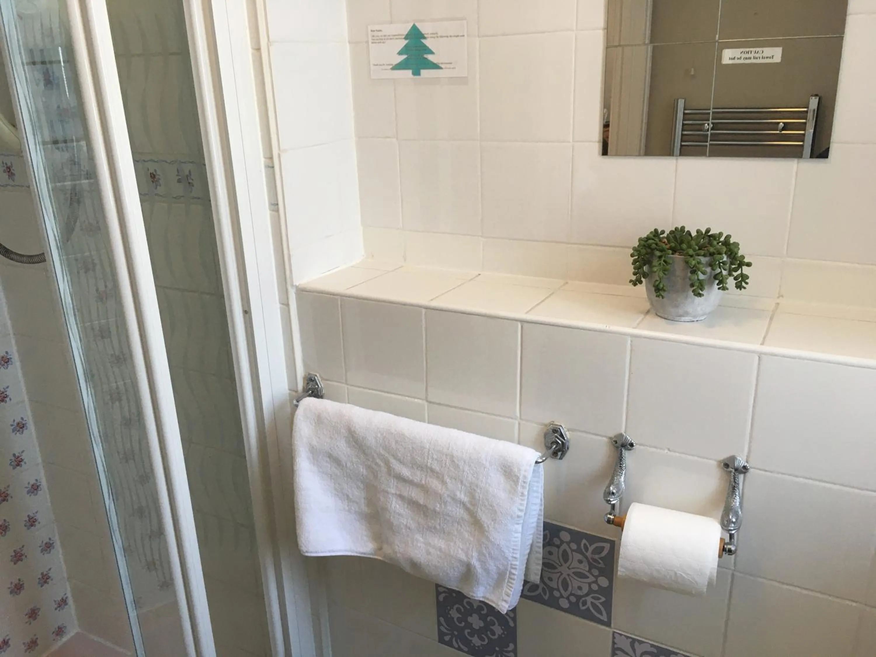 Bathroom in Newburgh Guesthouse