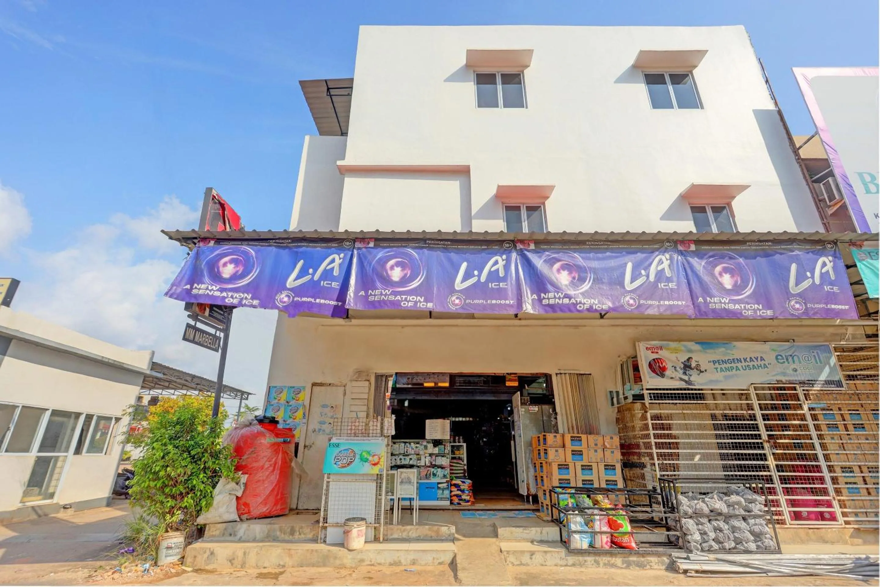Facade/entrance in Hotel O Guesthouse Marbella