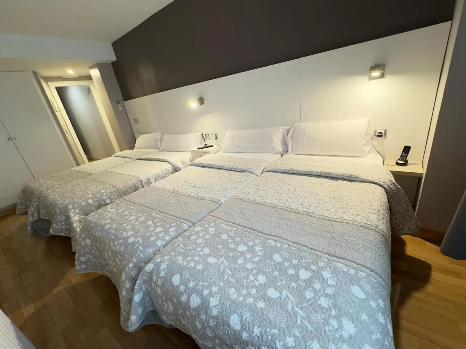 Bed in Hotel El Acebo