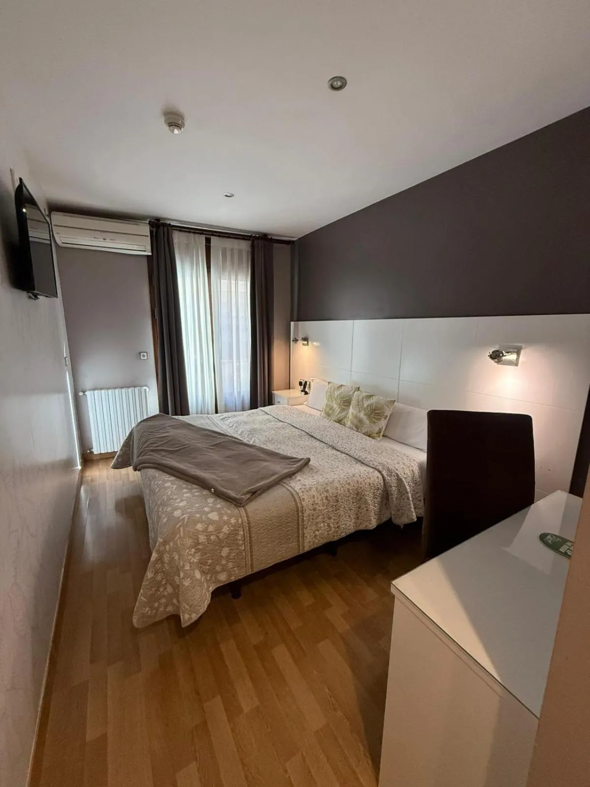 Bed in Hotel El Acebo