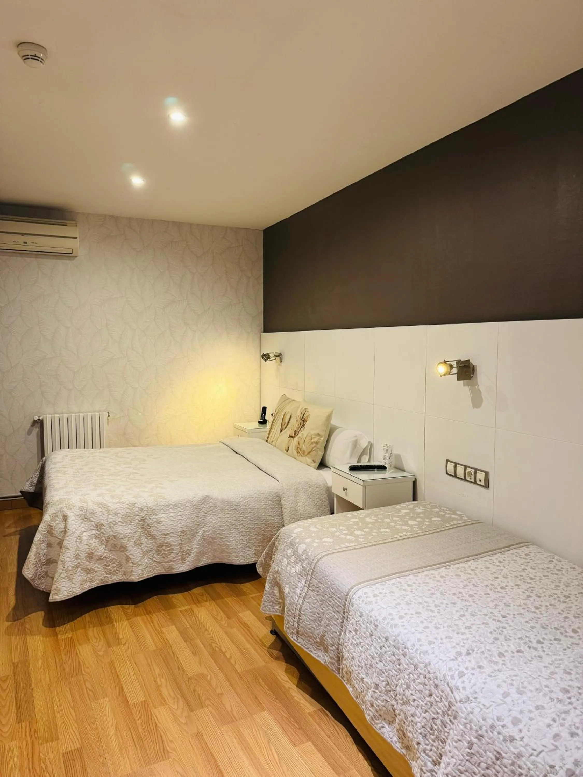 Bedroom, Bed in Hotel El Acebo