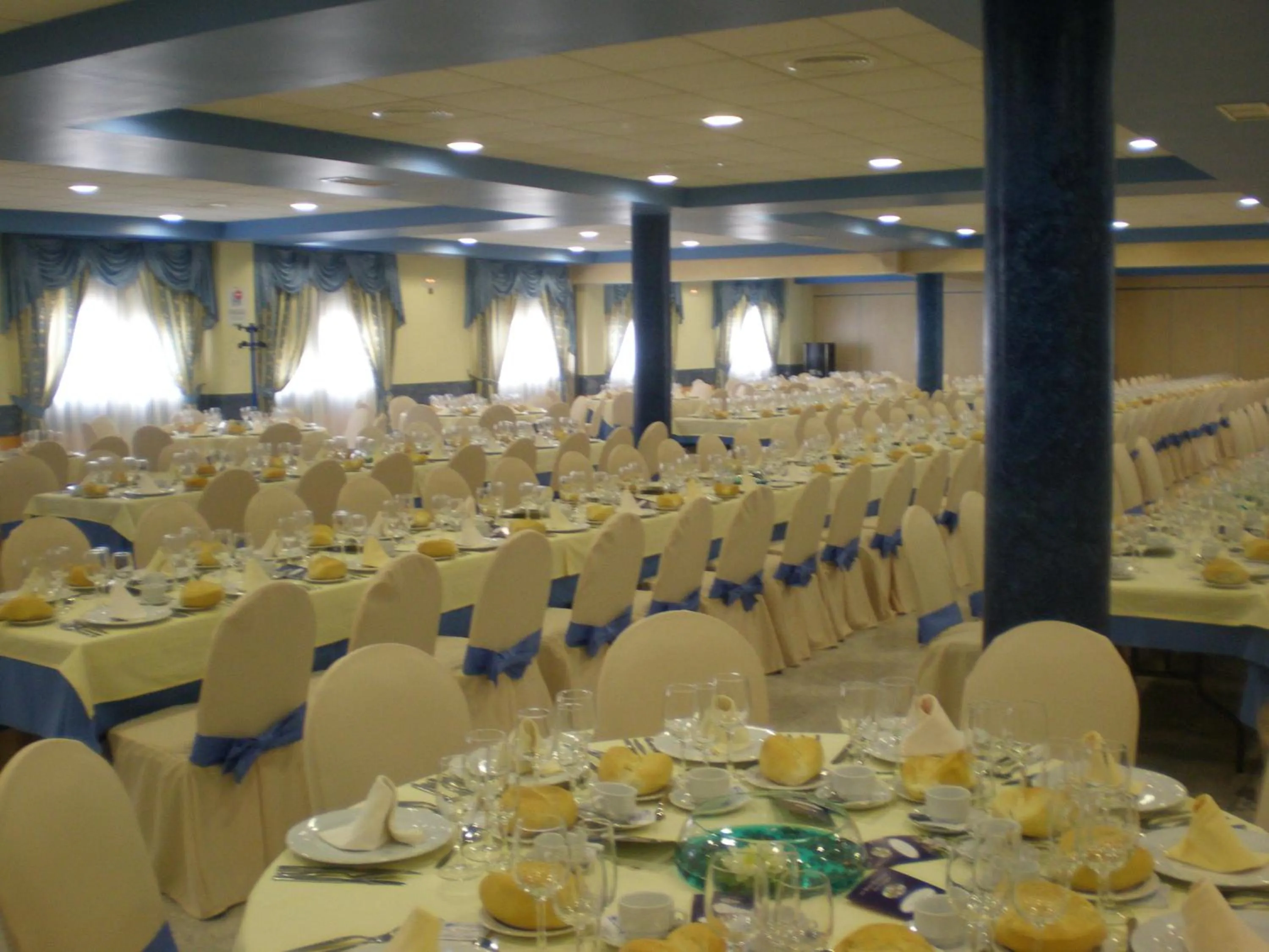 Restaurant/places to eat in Hotel San Cristobal