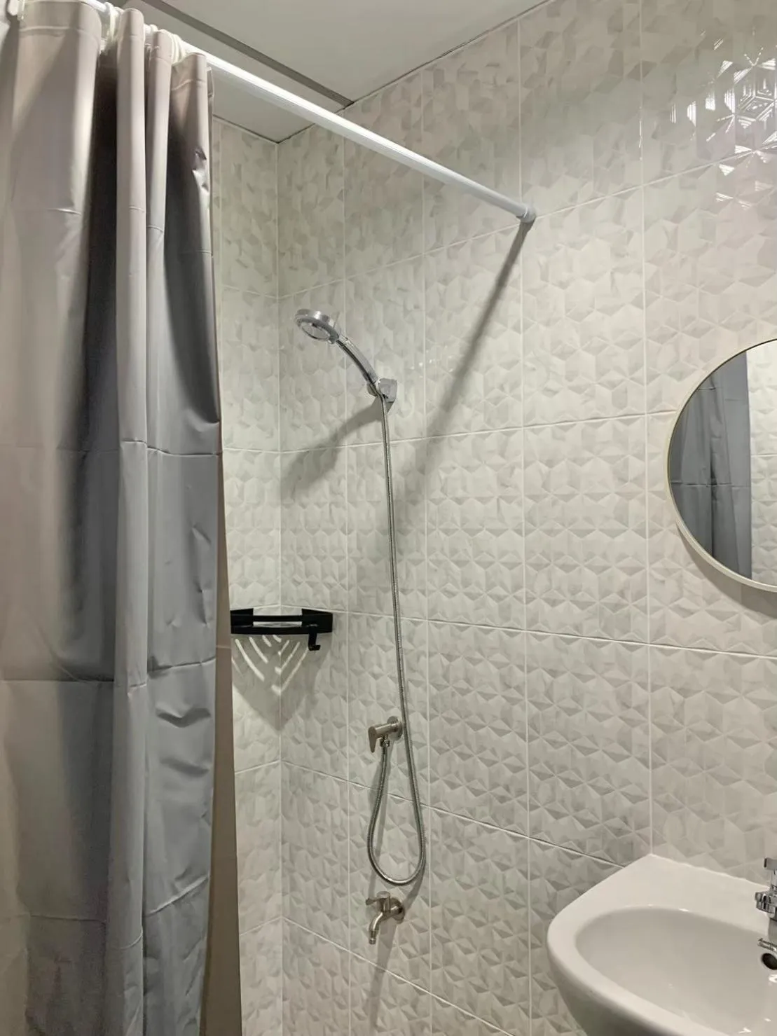 Shower in Marni BKK Hostel