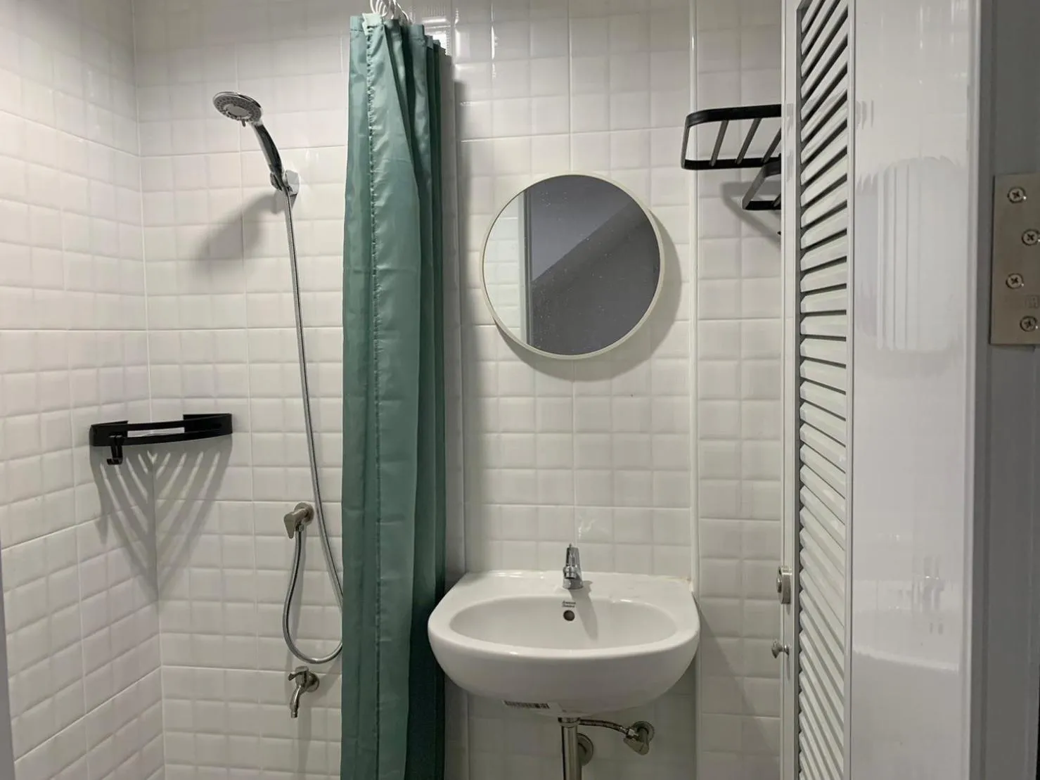 Shower in Marni BKK Hostel