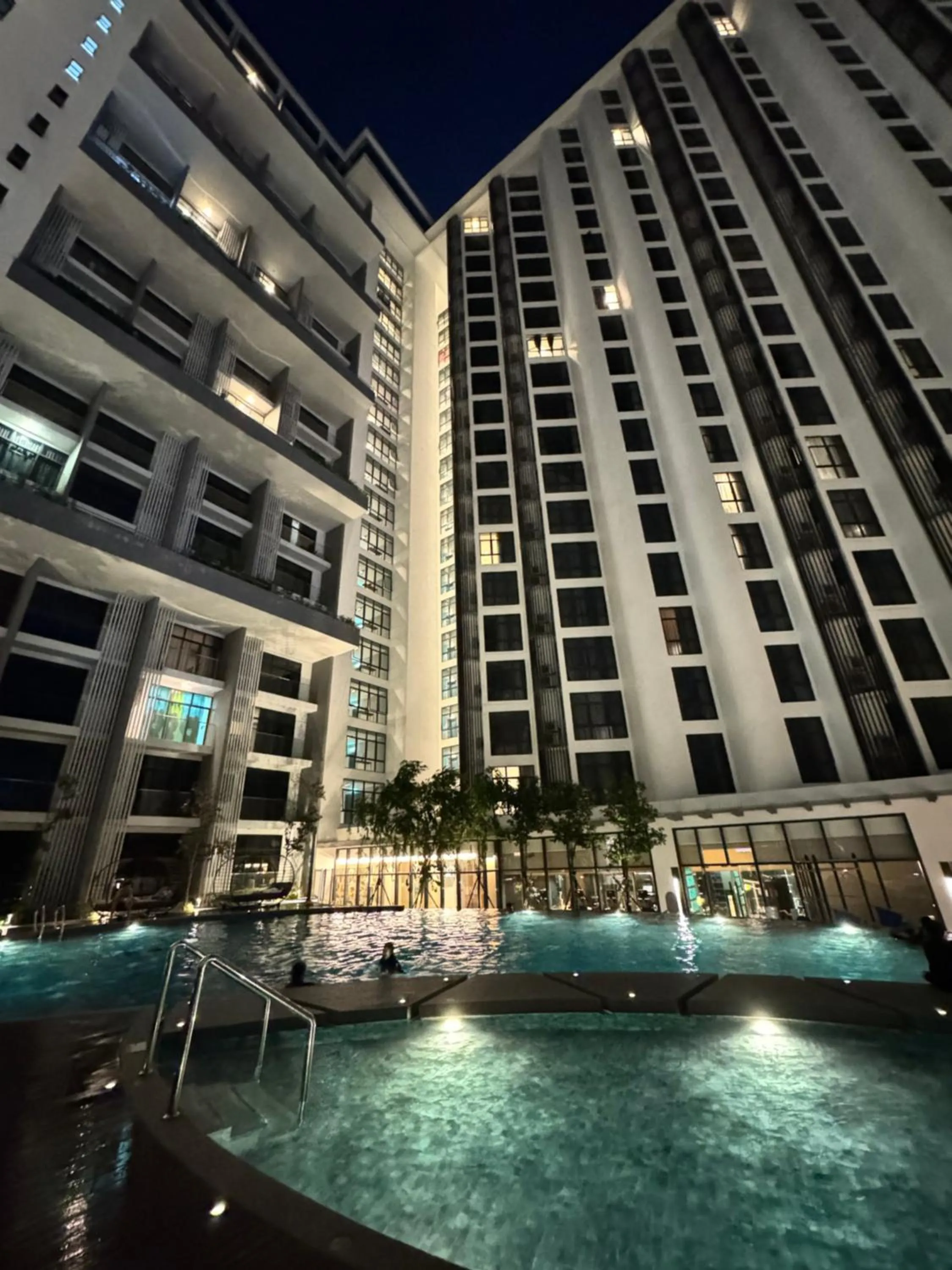 ZHI The Shore Suites Kota Kinabalu