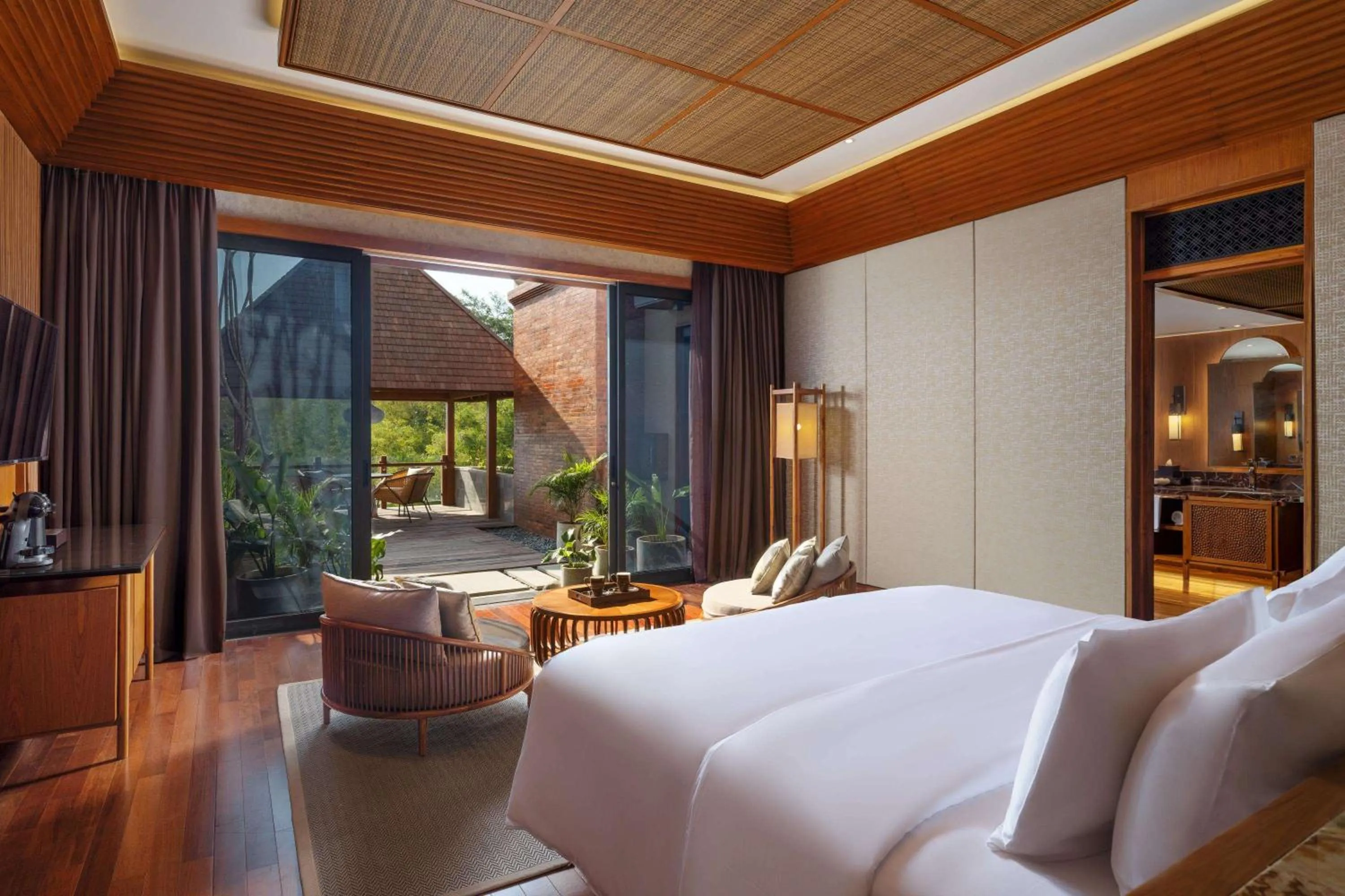Photo of the whole room, Bed in Garrya Bianti Yogyakarta
