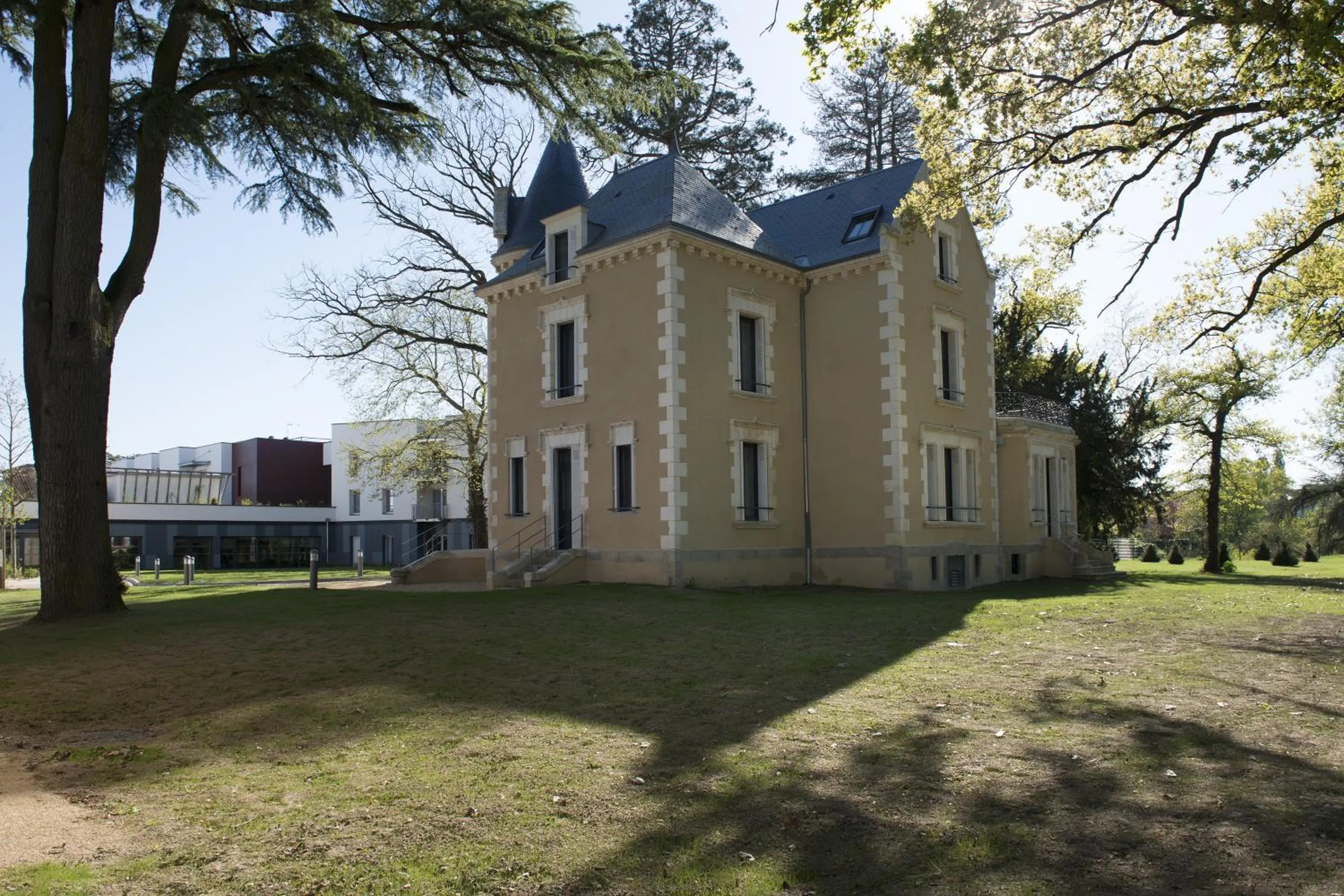 Property building in Domitys Le Château des Plans