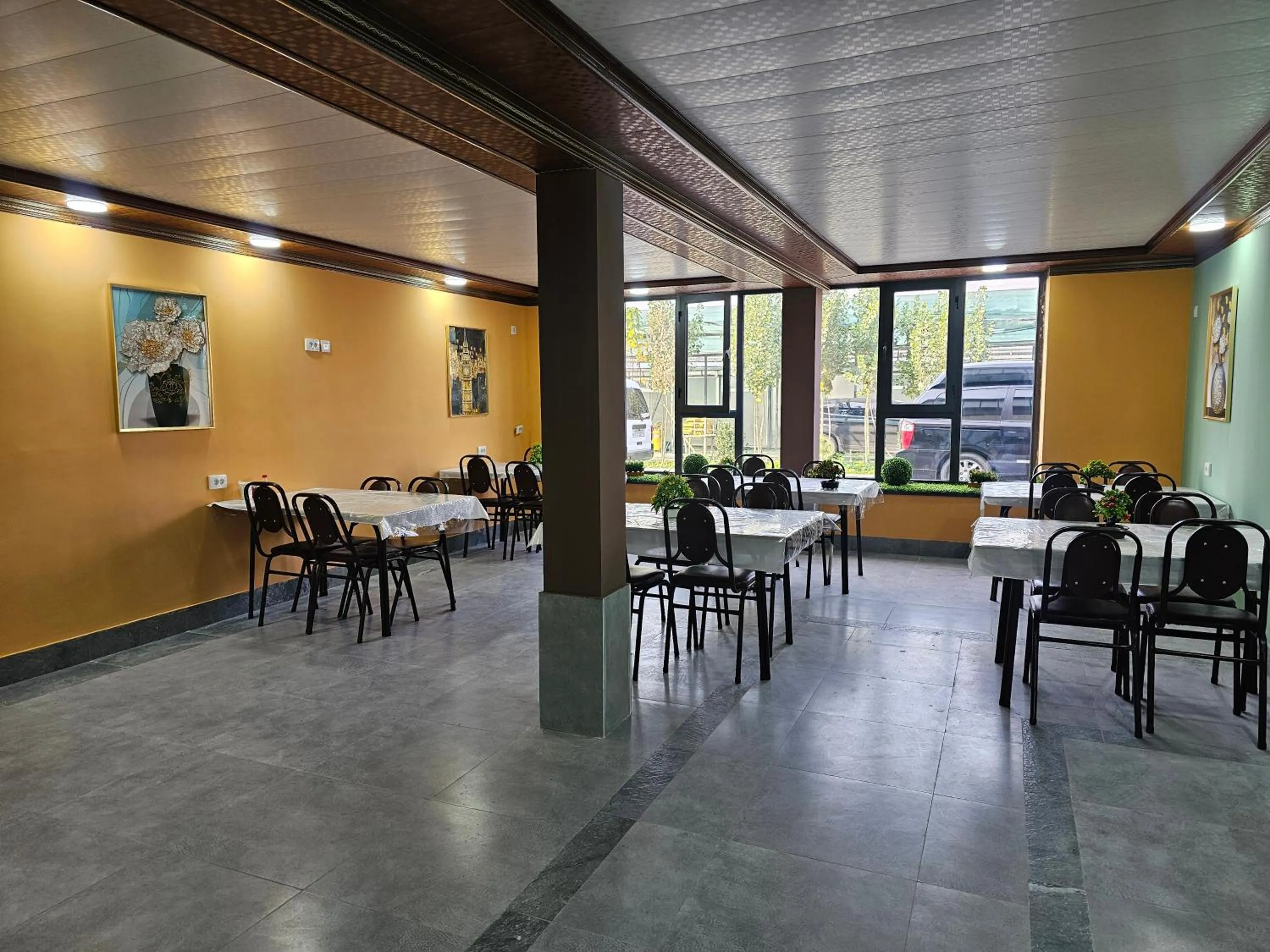 Kitchen or kitchenette in Bahra Hotel