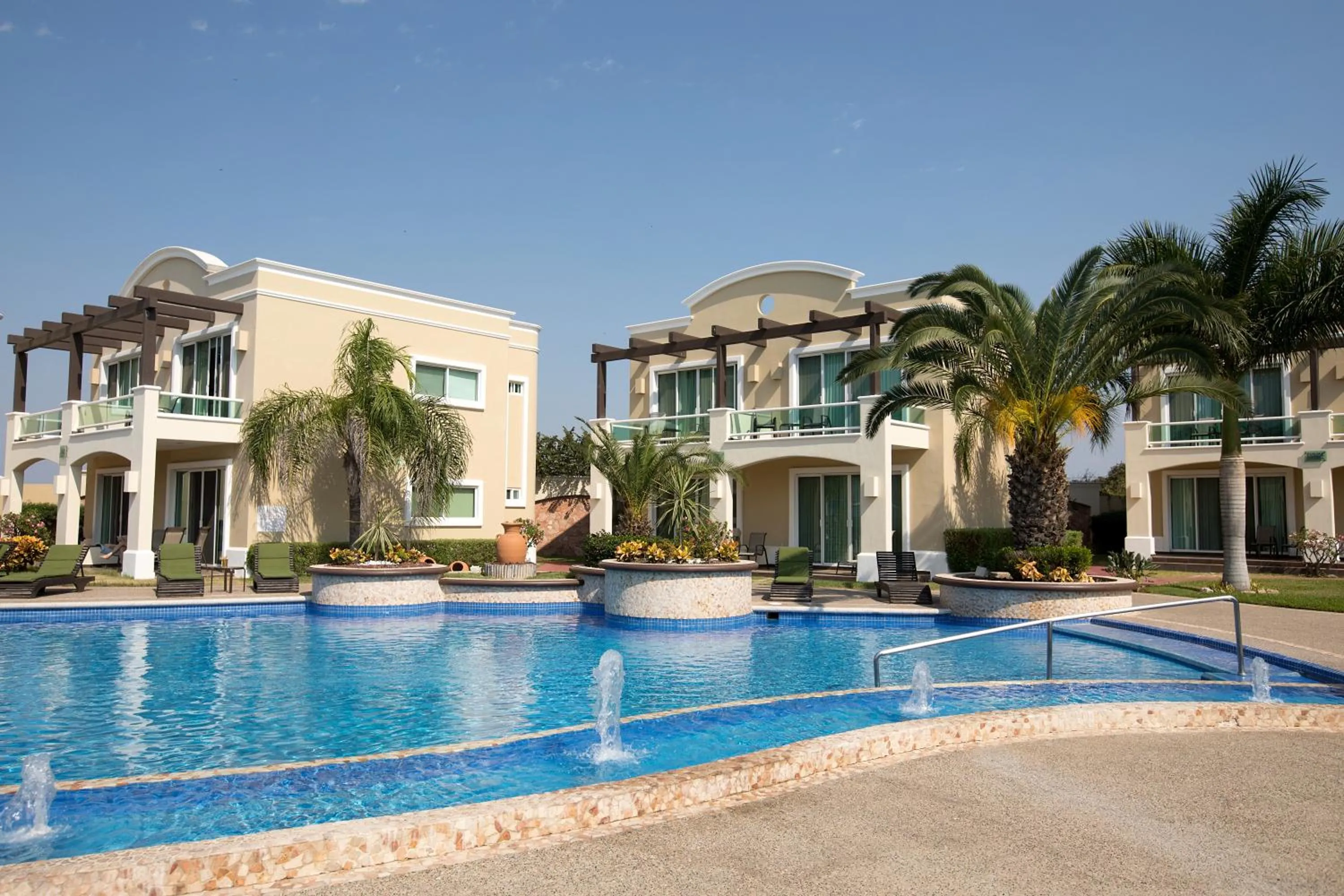 Property building in Diamond Bay