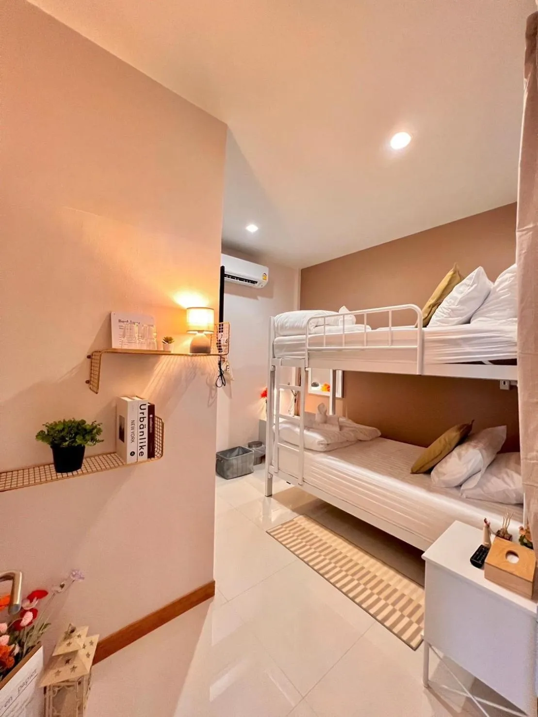 Bed in Por poshtel Kanchanaburi