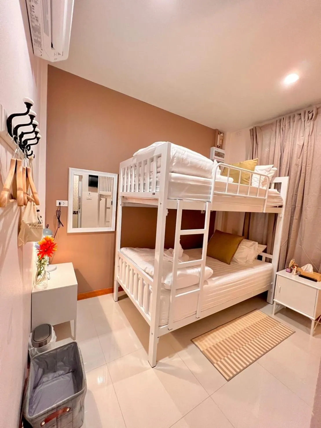 Bed in Por poshtel Kanchanaburi