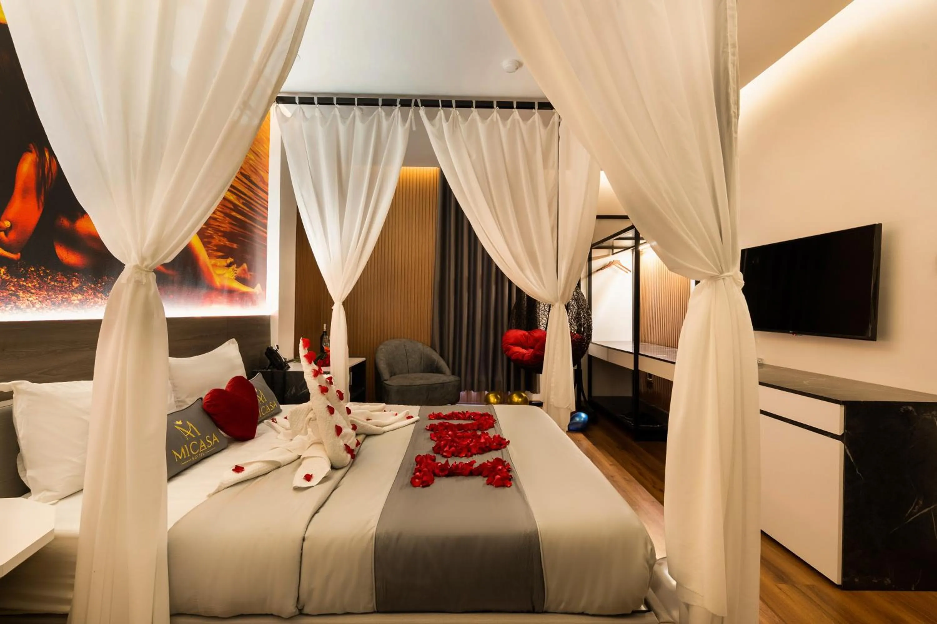 TV and multimedia, Bed in MICASA HOTEL