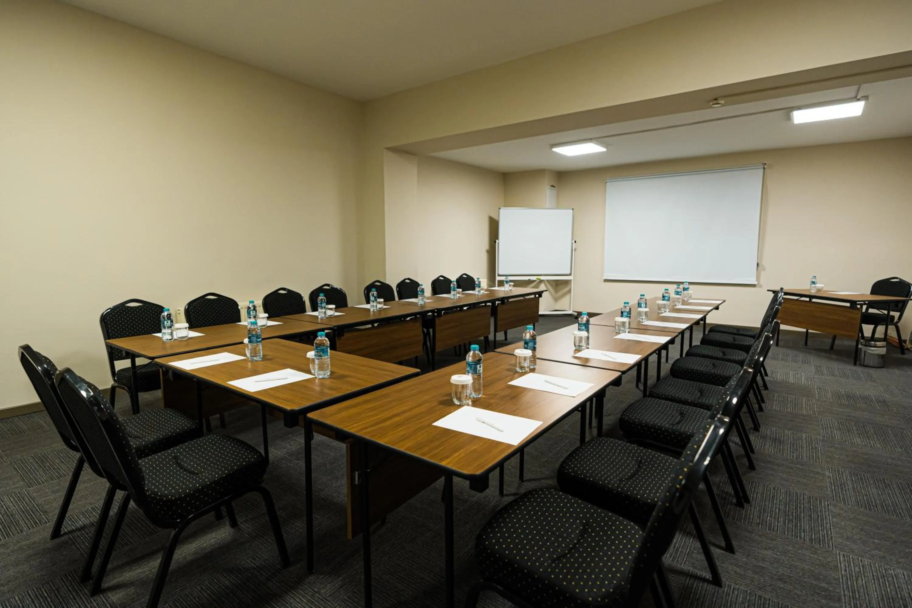 Meeting/conference room in Monezza Maltepe Rezidans