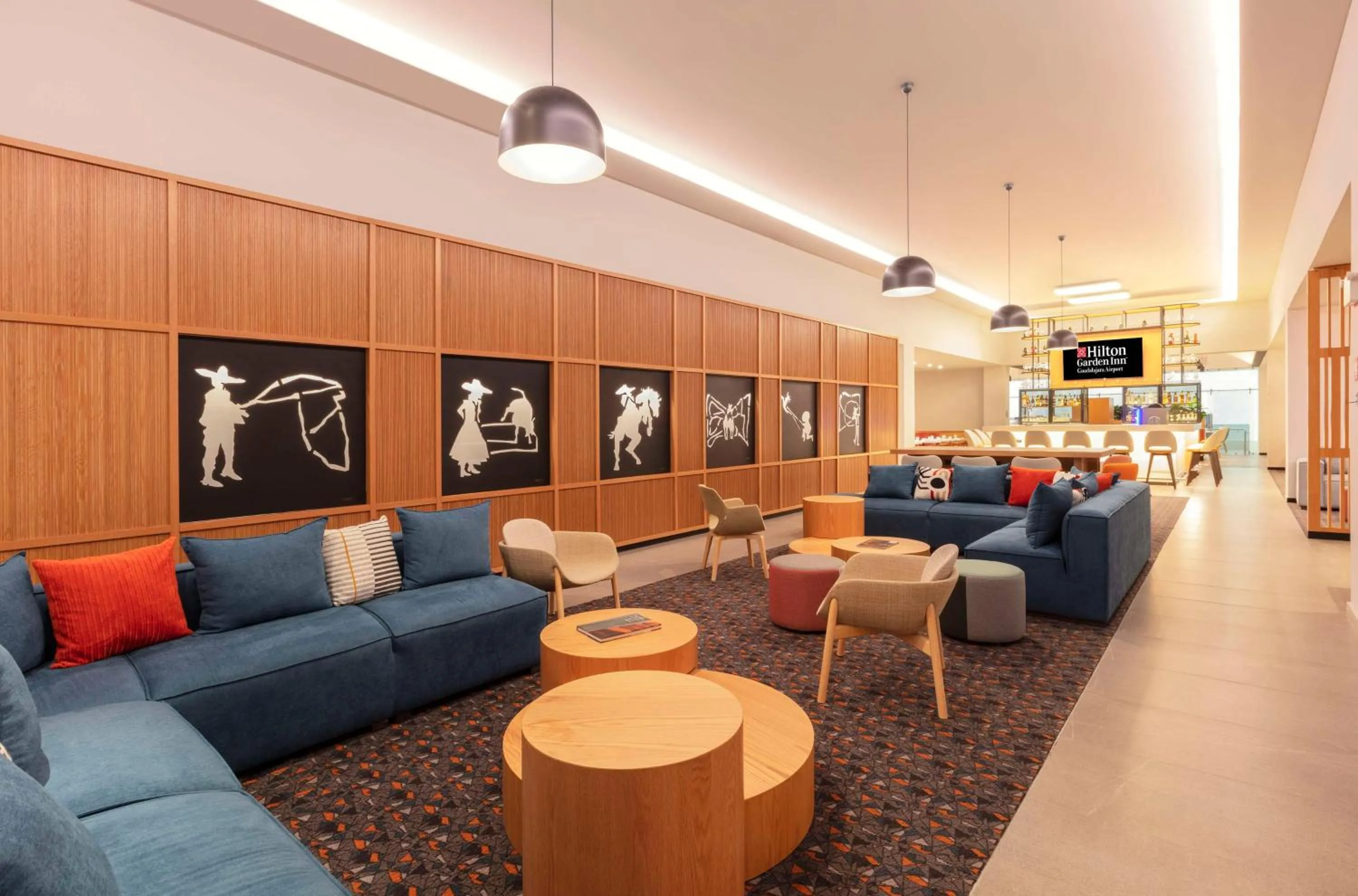 Lounge or bar in Hilton Garden Inn Guadalajara Airport