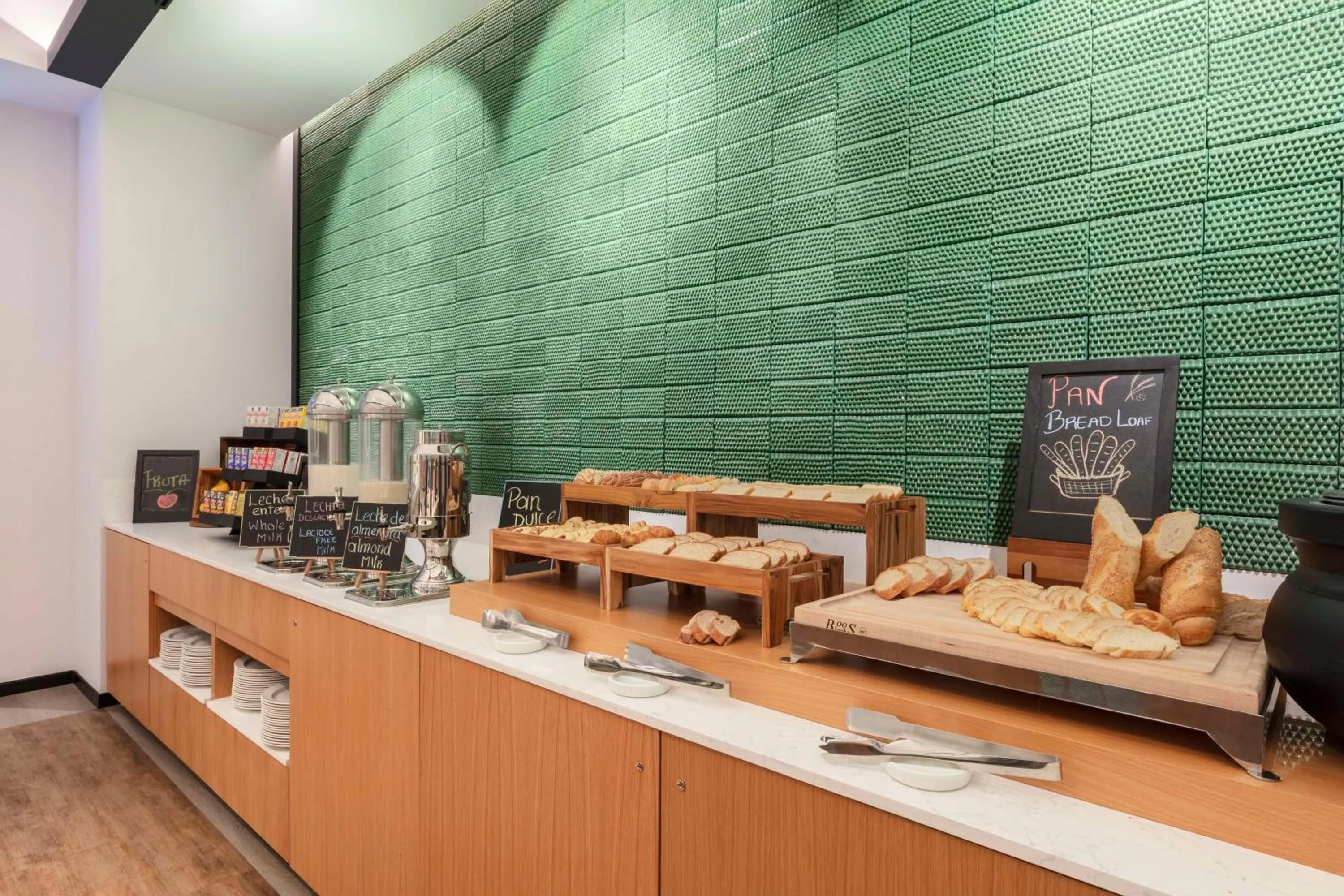 Restaurant/places to eat in Hilton Garden Inn Guadalajara Airport