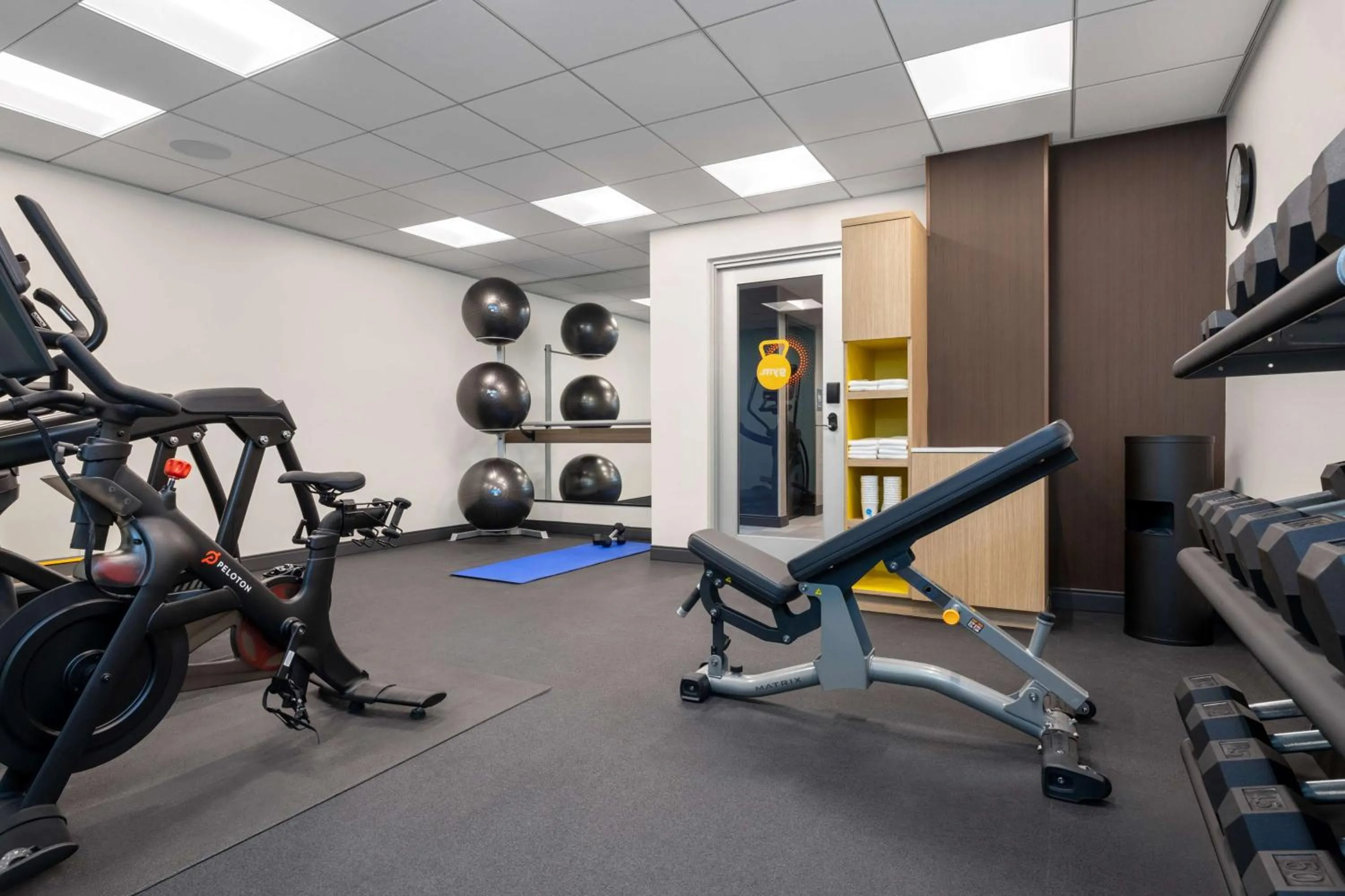 Fitness centre/facilities in Tru By Hilton Brooklyn