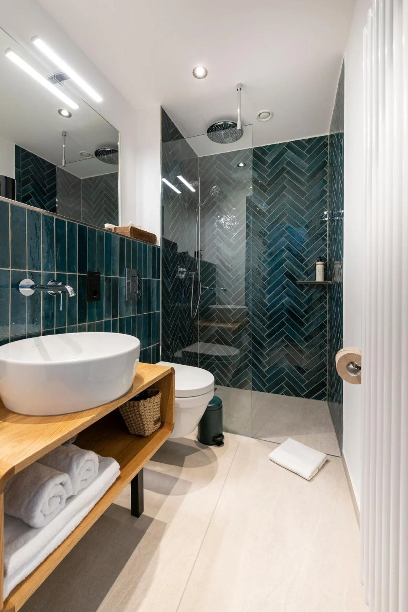 Shower in The Barthels Boutique Hotel