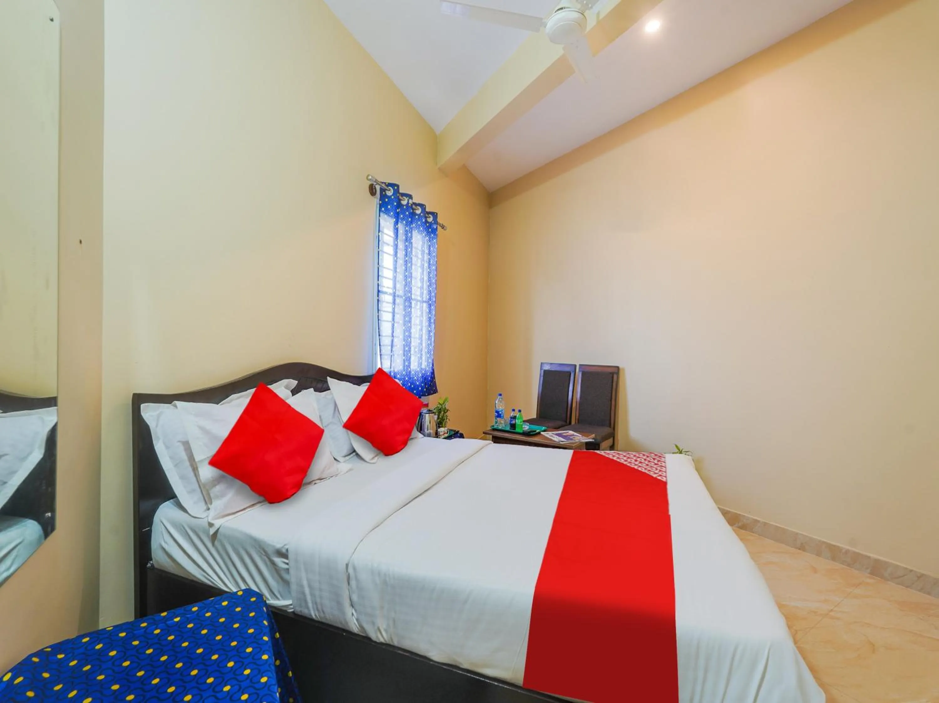 Bedroom in Hotel O SGR Residency