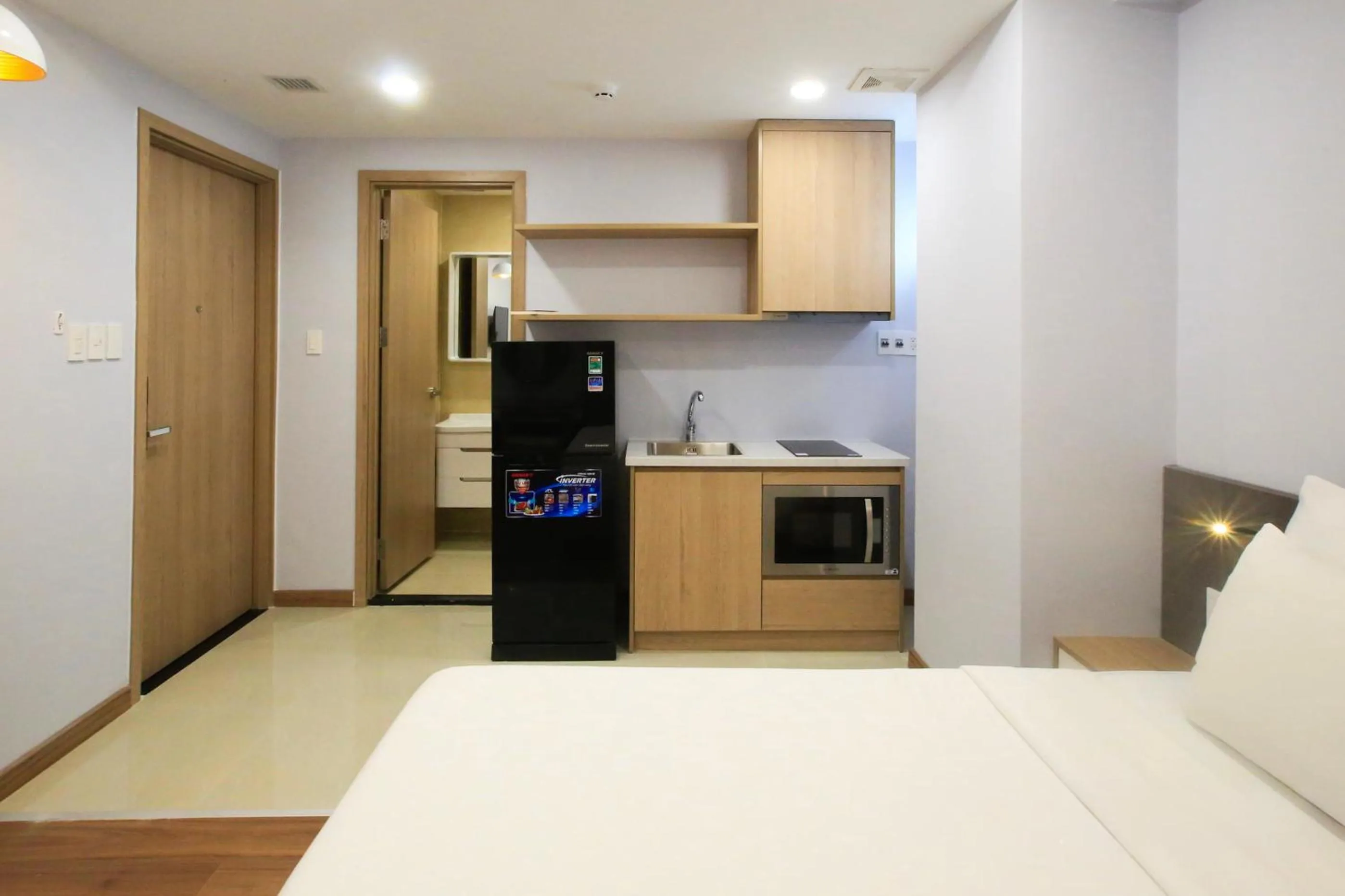 Photo of the whole room, Bed in Cityhouse - LightHouse SG