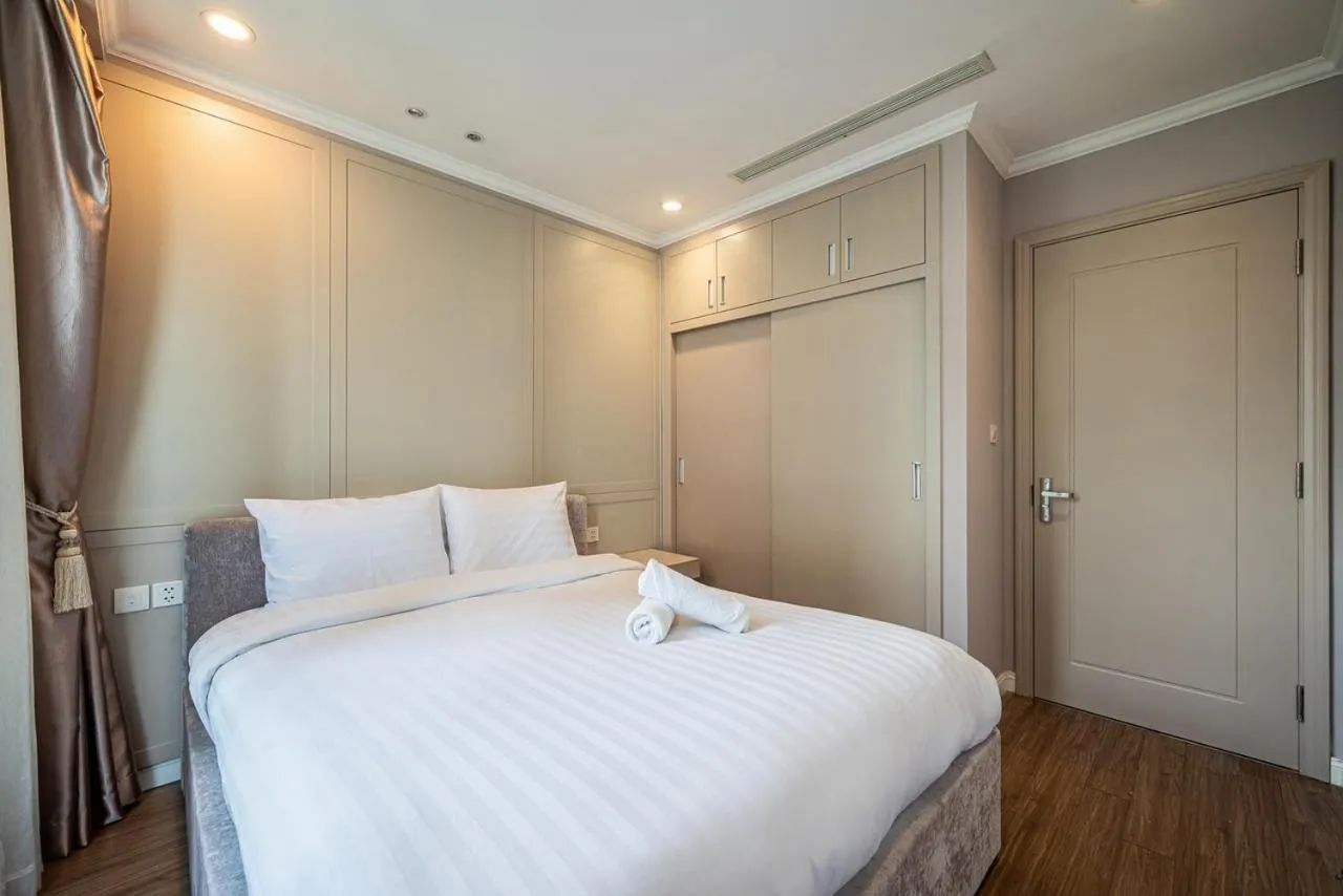 View (from property/room), Bed in LANDMARK 81 CONDOTEL CBD in HCMC