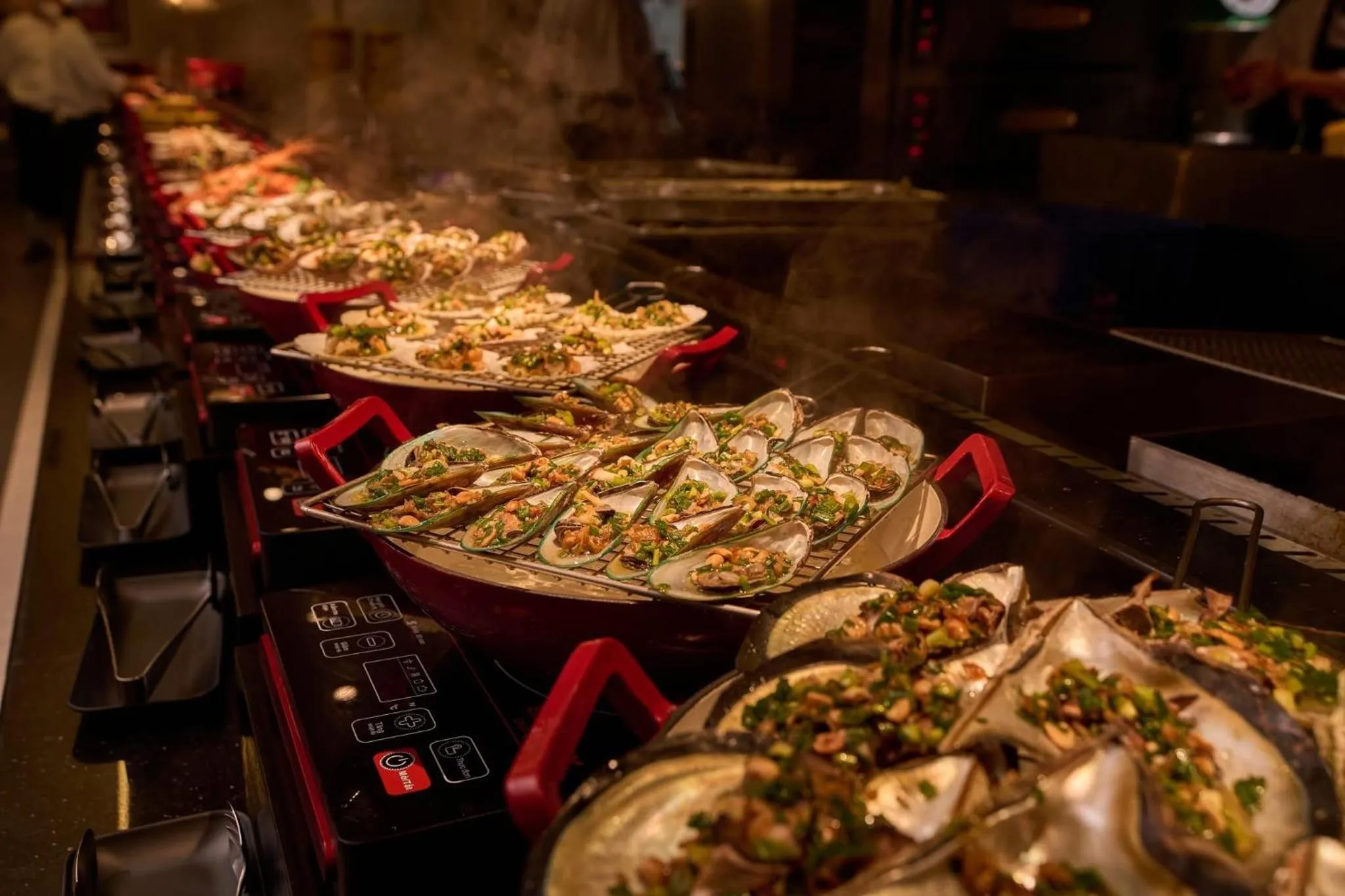 Restaurant/places to eat in LANDMARK 81 CONDOTEL CBD in HCMC