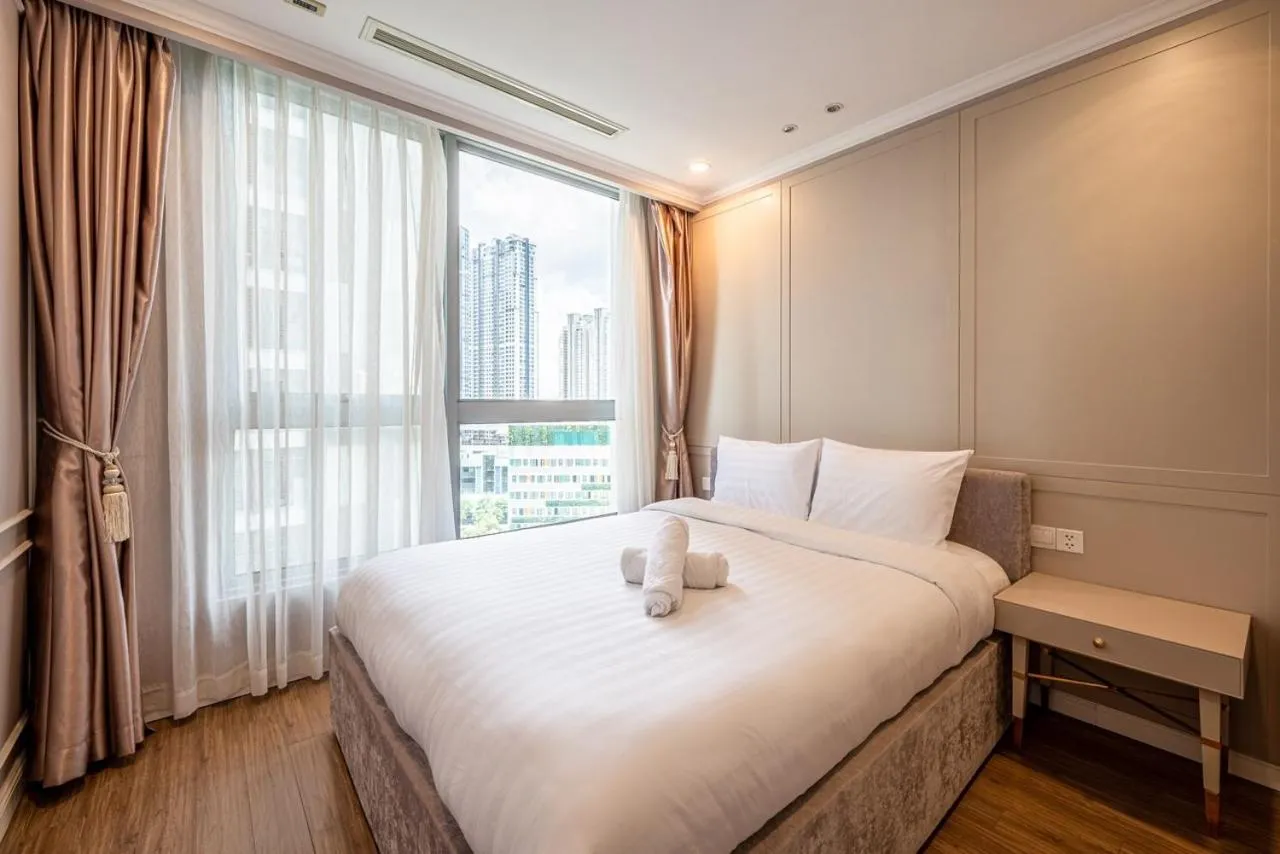 View (from property/room), Bed in LANDMARK 81 CONDOTEL CBD in HCMC