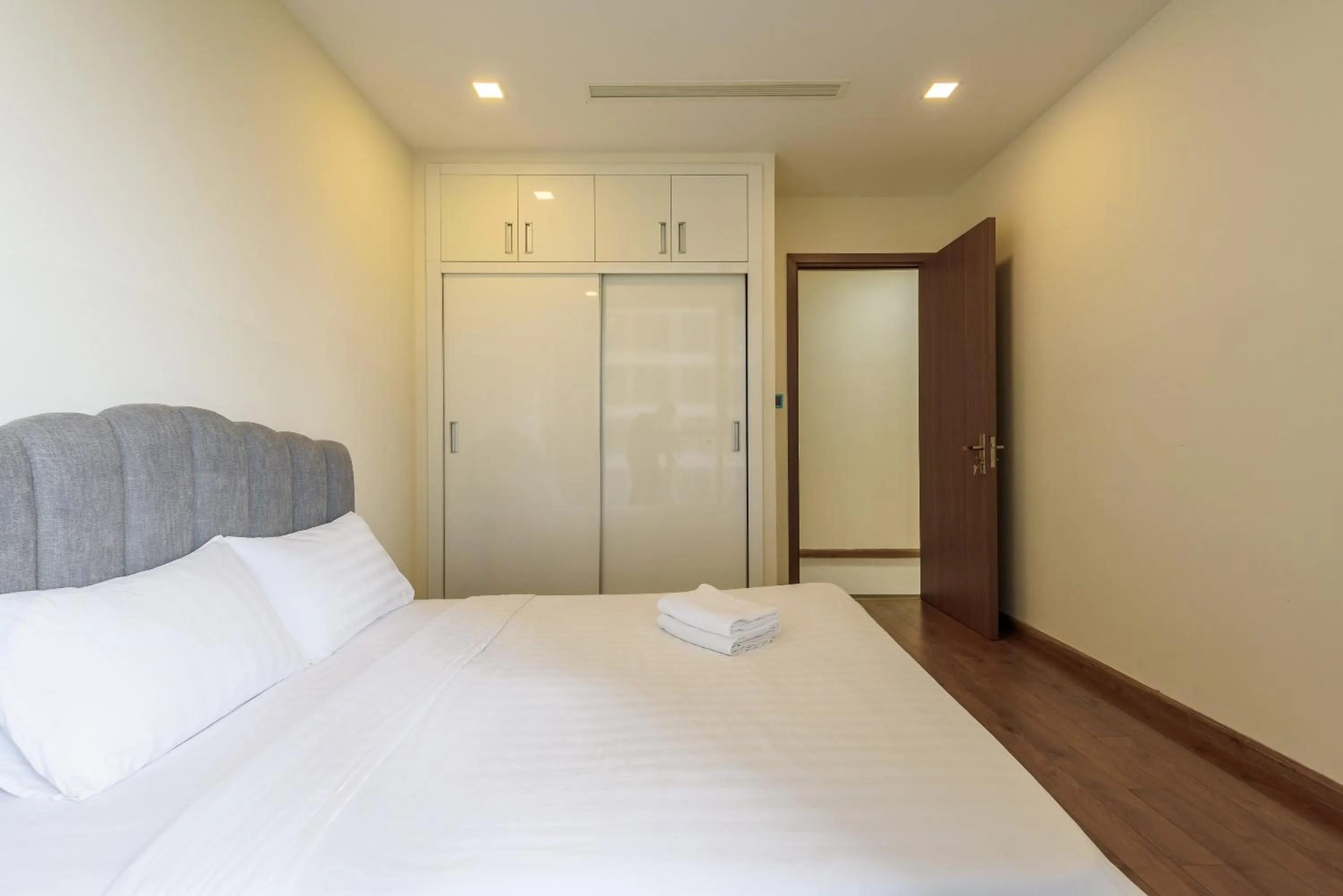 Bed in LANDMARK 81 CONDOTEL CBD in HCMC