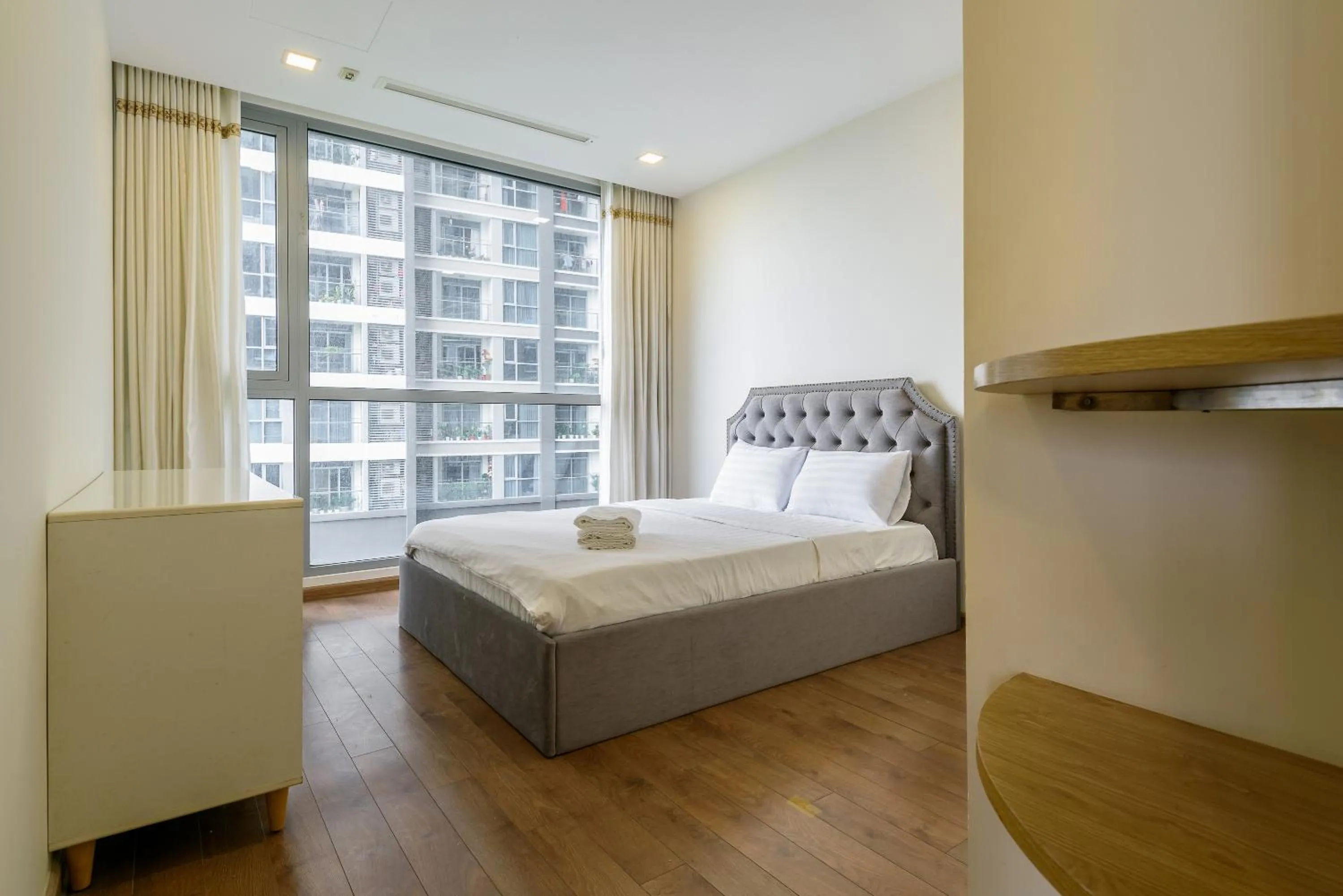 Bed in LANDMARK 81 CONDOTEL CBD in HCMC