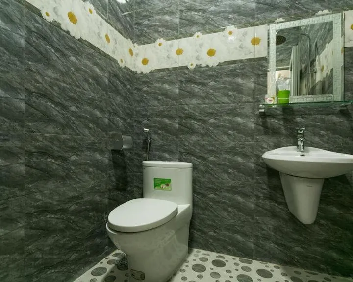 Bathroom in OYO 638 Thien Nam Hotel