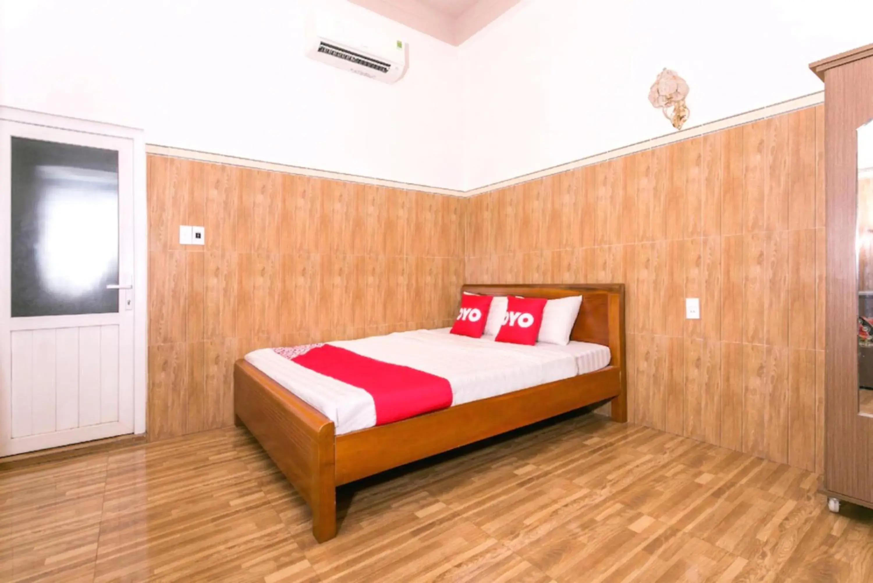 Superior Double Room in OYO 638 Thien Nam Hotel Superior Double Room in OYO 638 Thien Nam Hotel