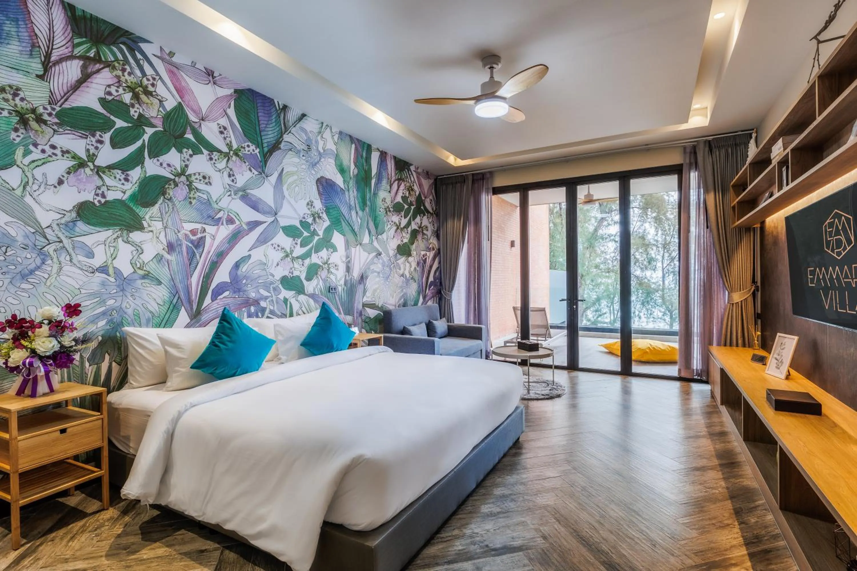 Bedroom, Bed in Emmarin Villa