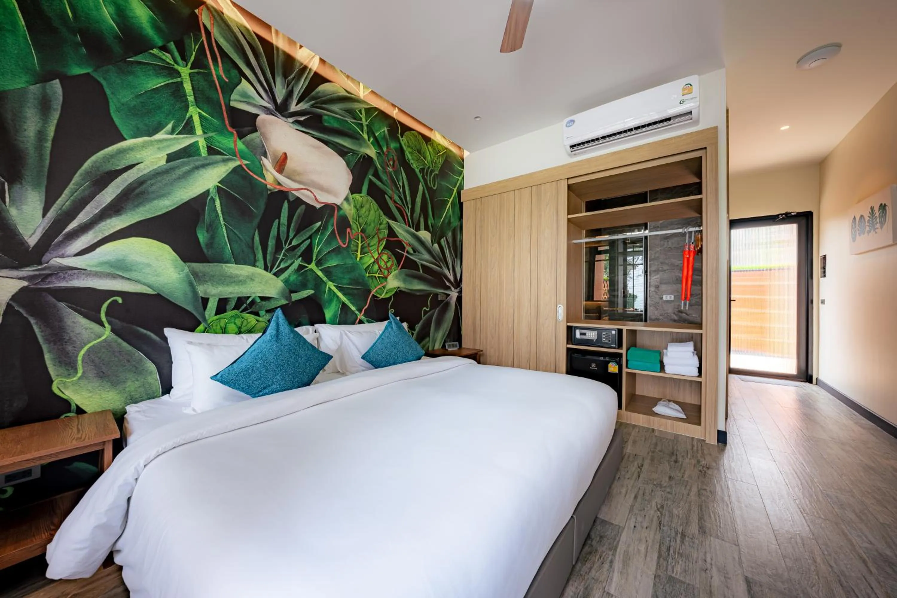 Bed in Emmarin Villa