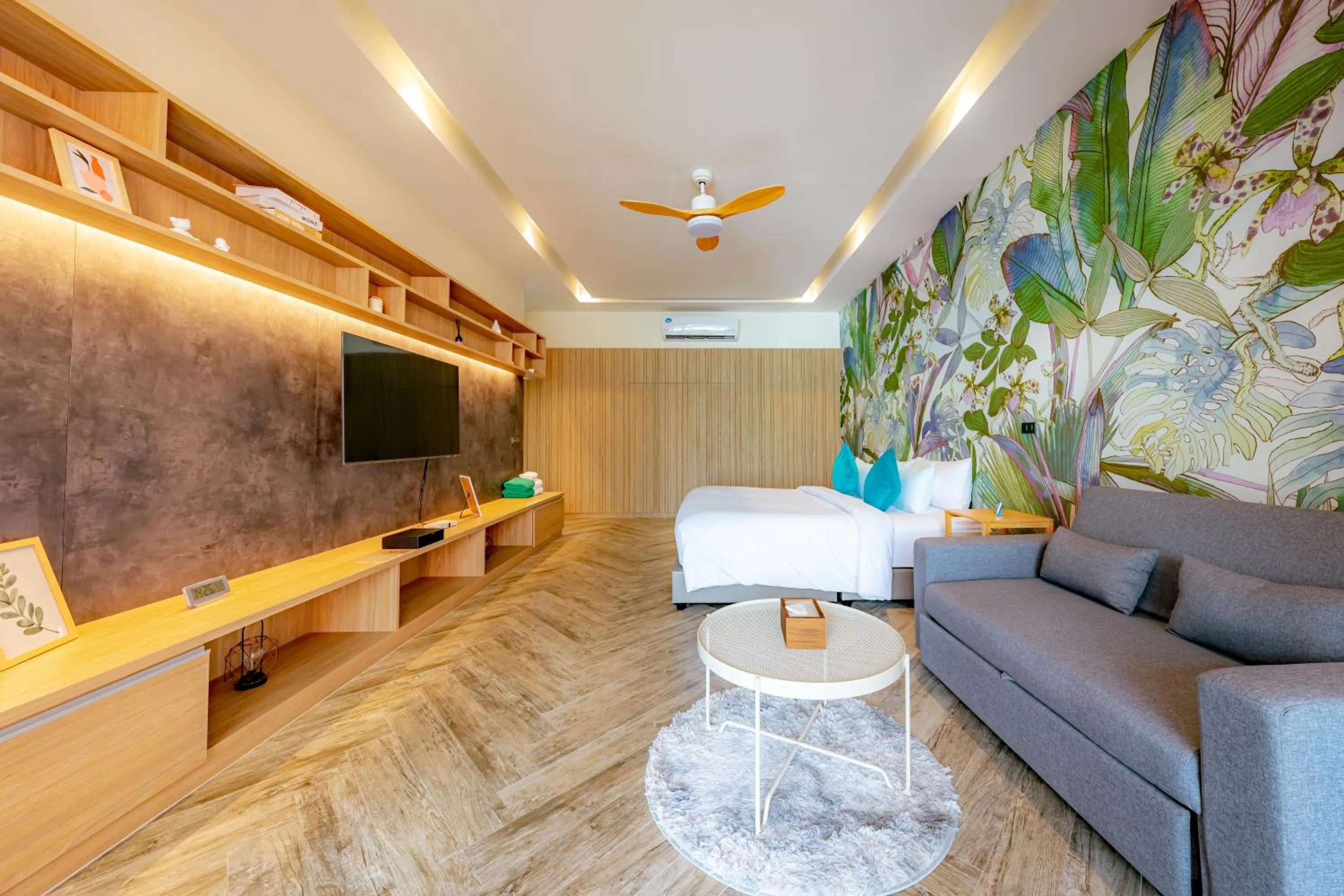 Bed in Emmarin Villa