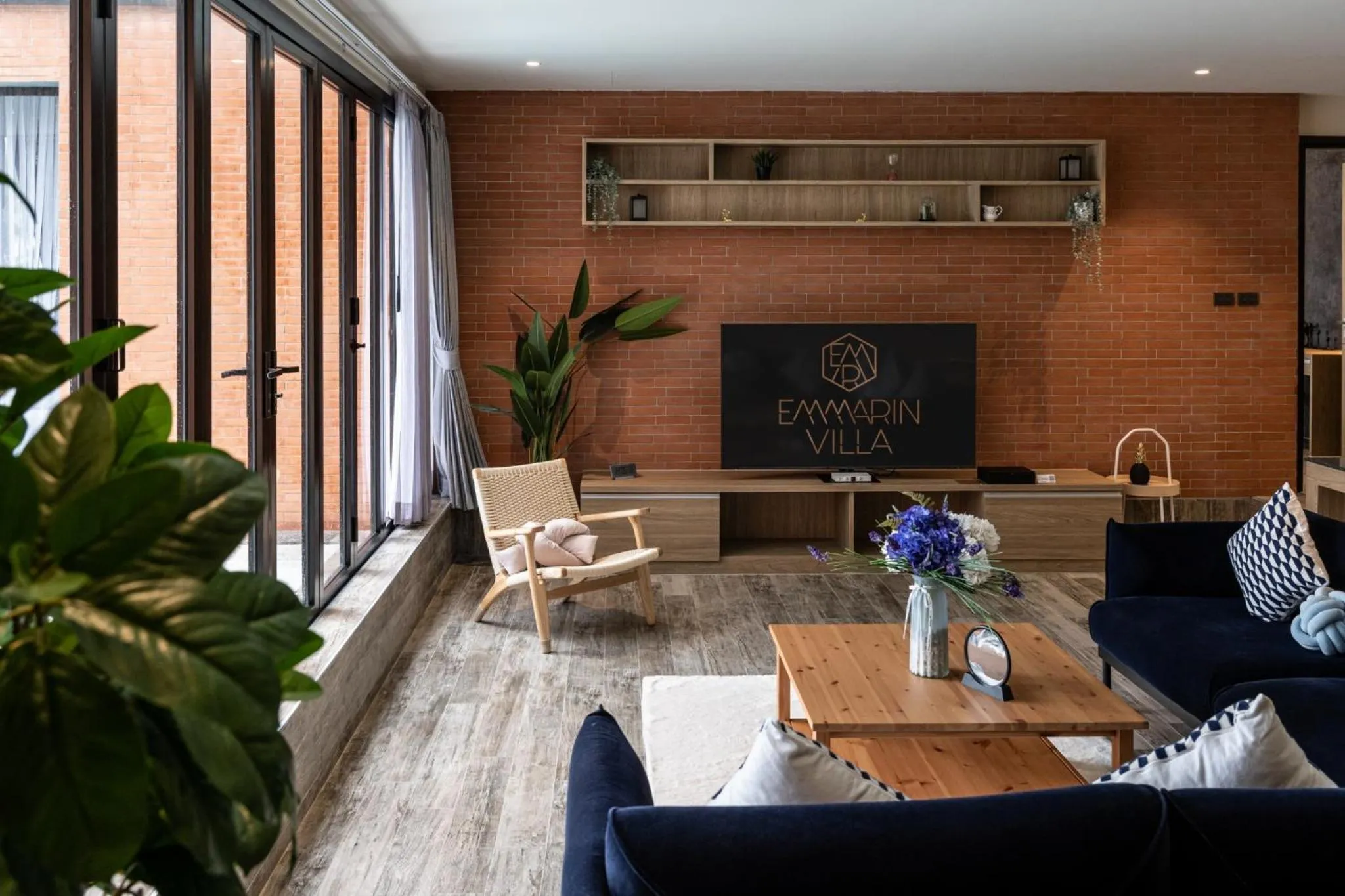 Karaoke in Emmarin Villa