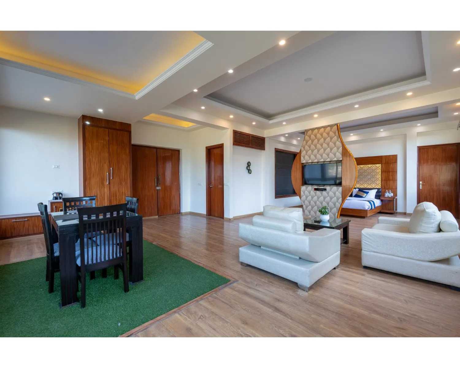 Communal lounge/ TV room in The Serenity Resort Spa