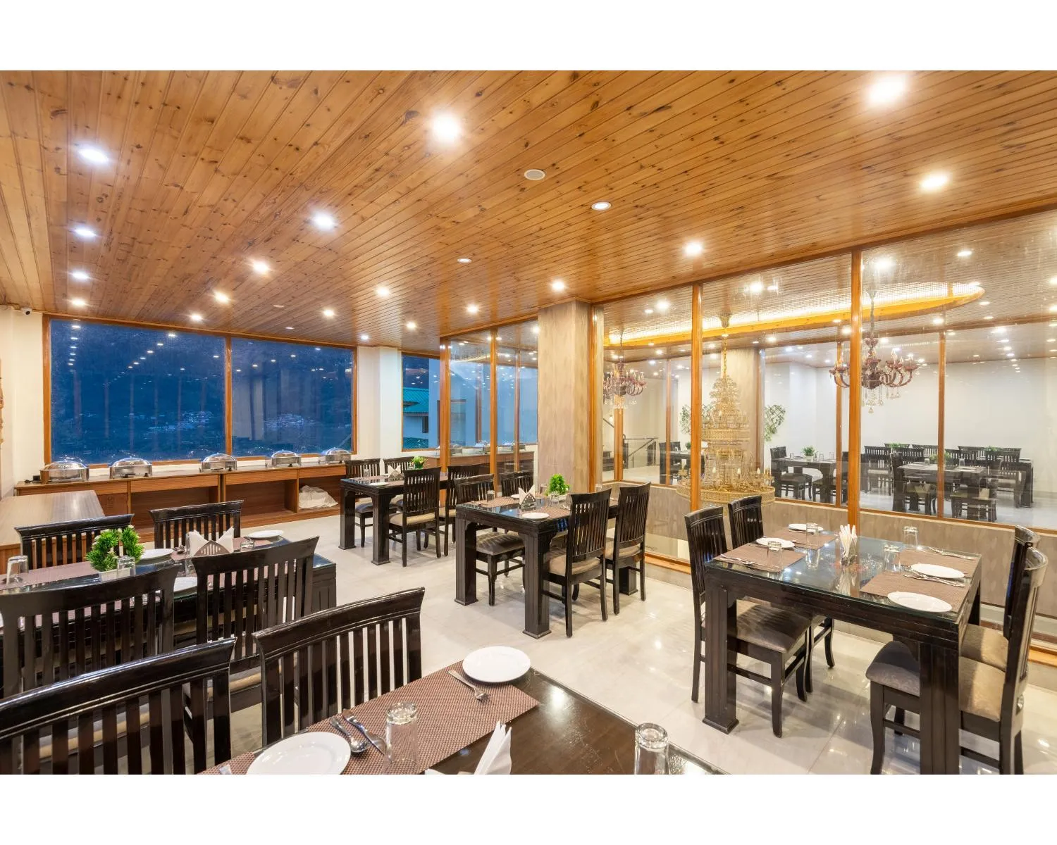 Restaurant/Places to Eat in The Serenity Resort Spa