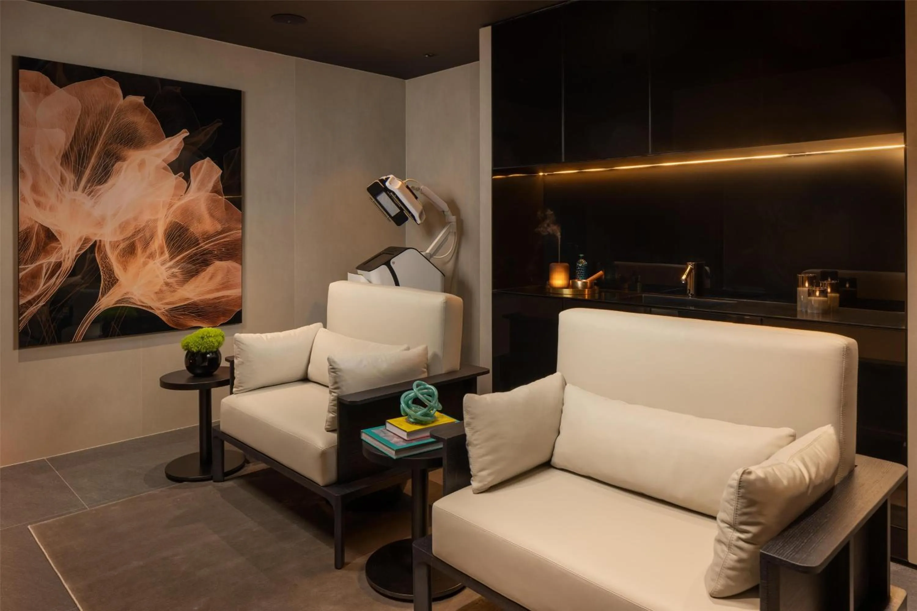 Spa and wellness centre/facilities in art'otel London Hoxton