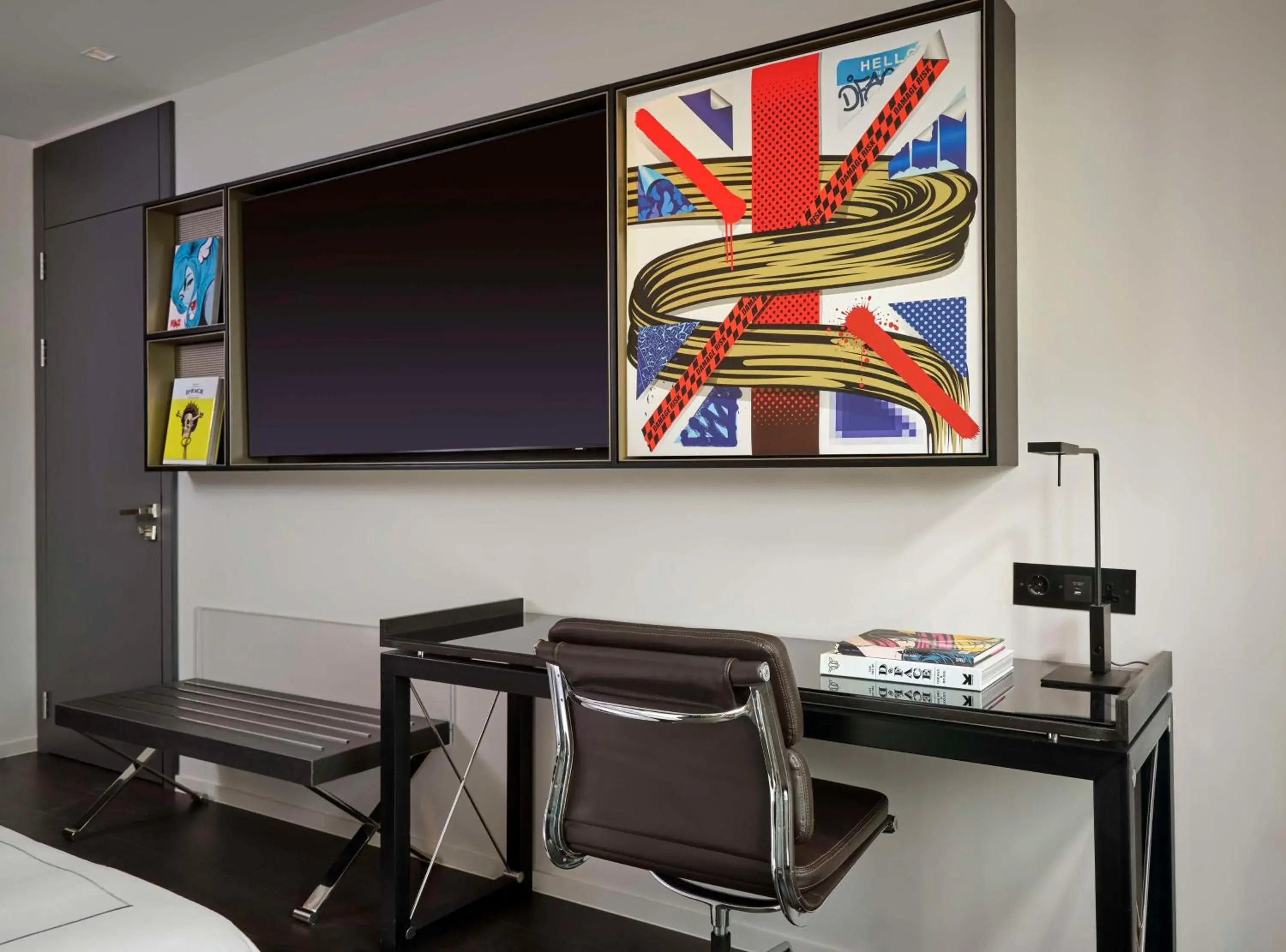 Art Room Plus Twin in art'otel London Hoxton, powered by Radisson Hotels Art Room Plus Twin in art'otel London Hoxton, powered by Radisson Hotels