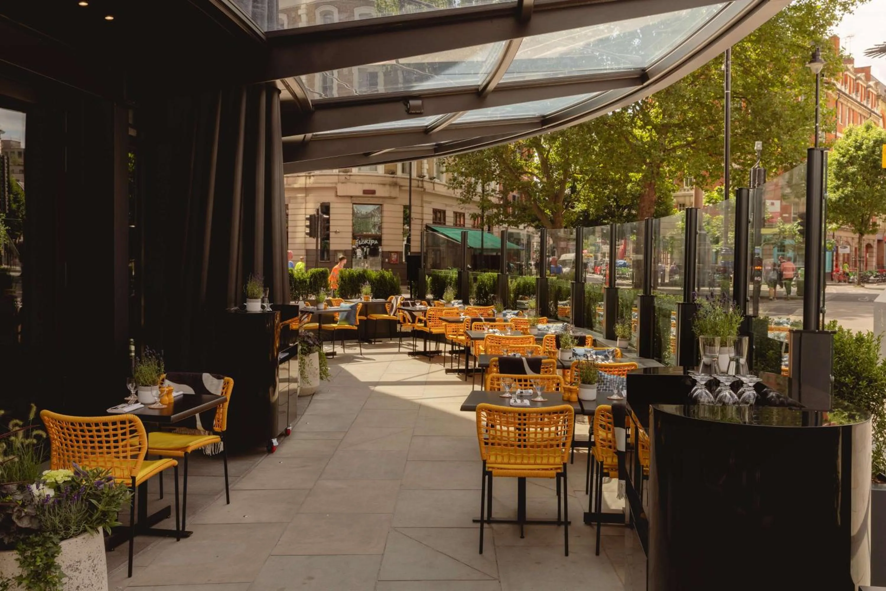 Restaurant/places to eat in art'otel London Hoxton