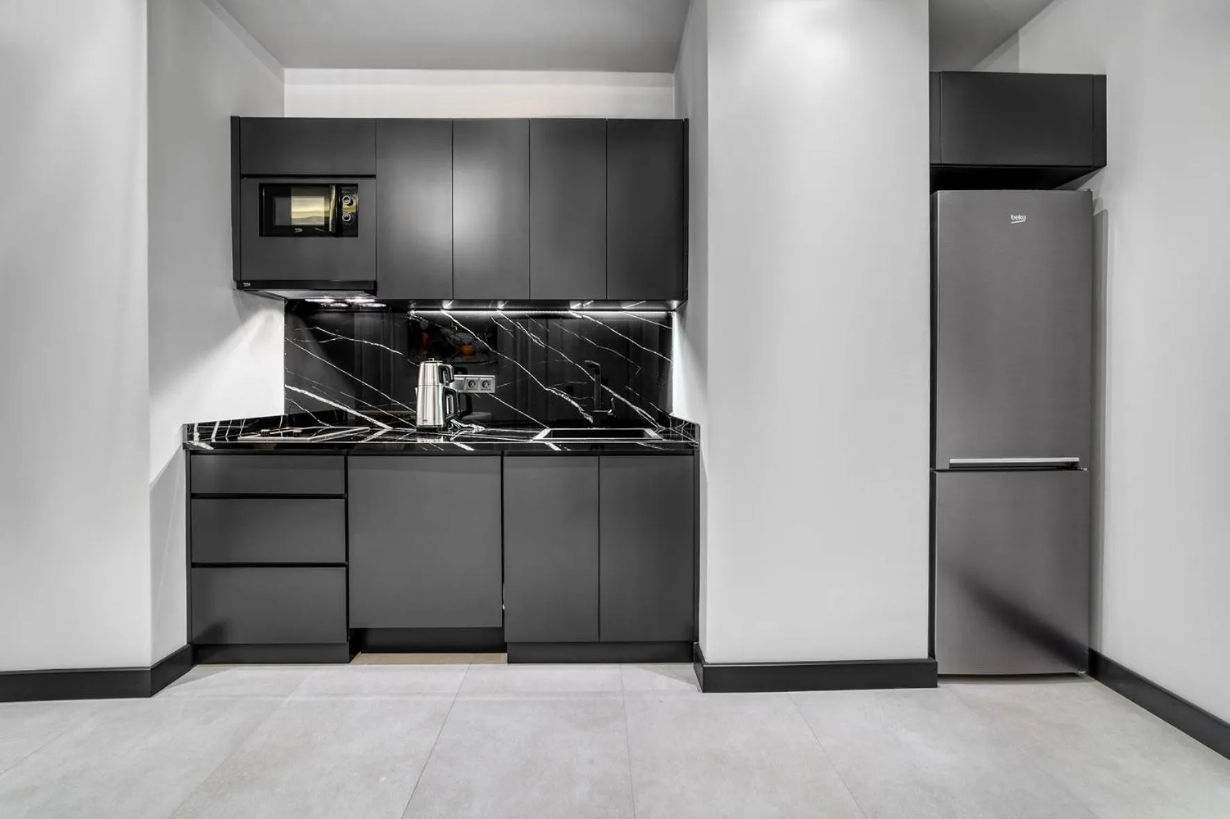 Kitchen or kitchenette in Prime Suite