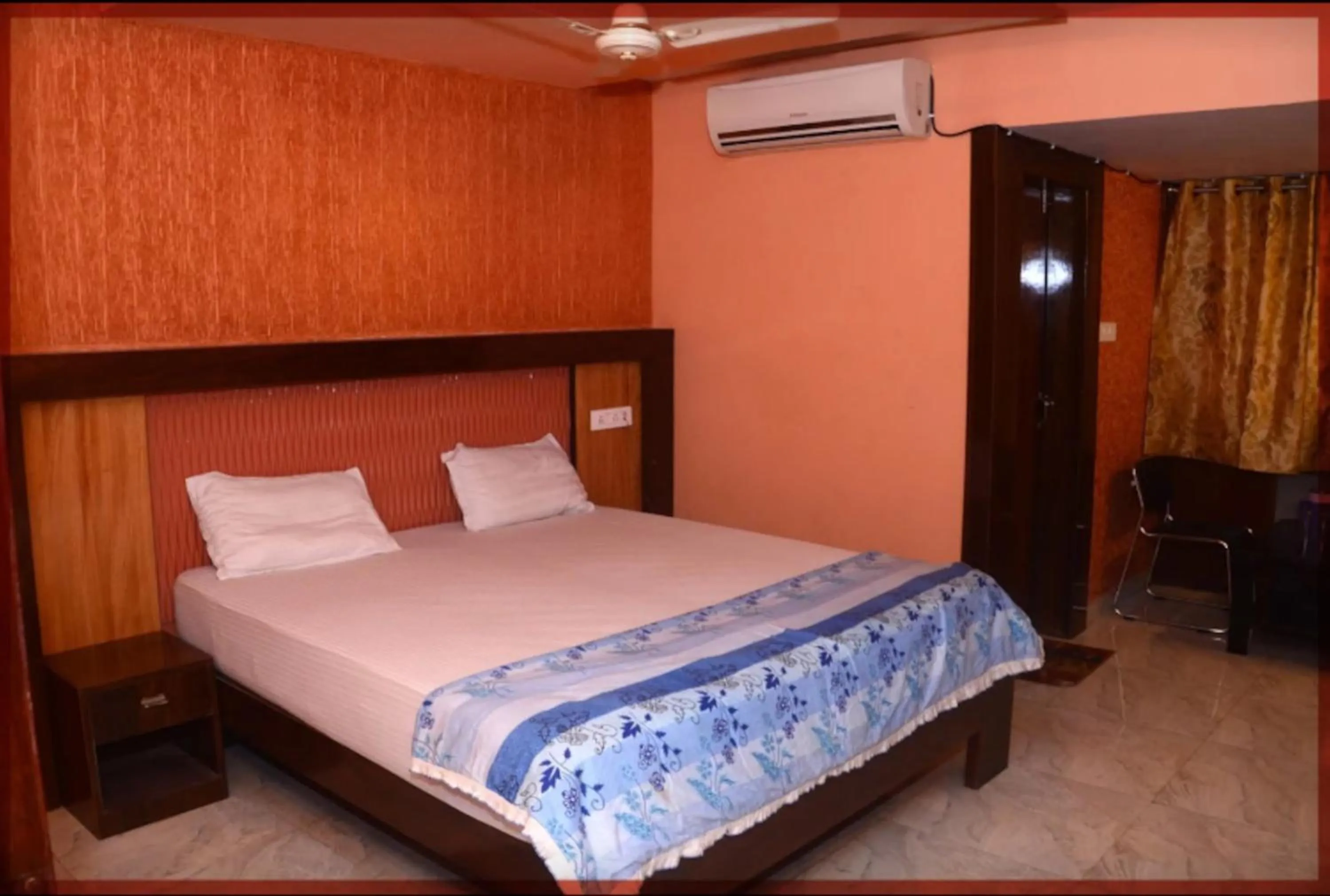 Bed in Goroomgo Swastik Guest House Varanasi Near Kashi Vishwanath Temple