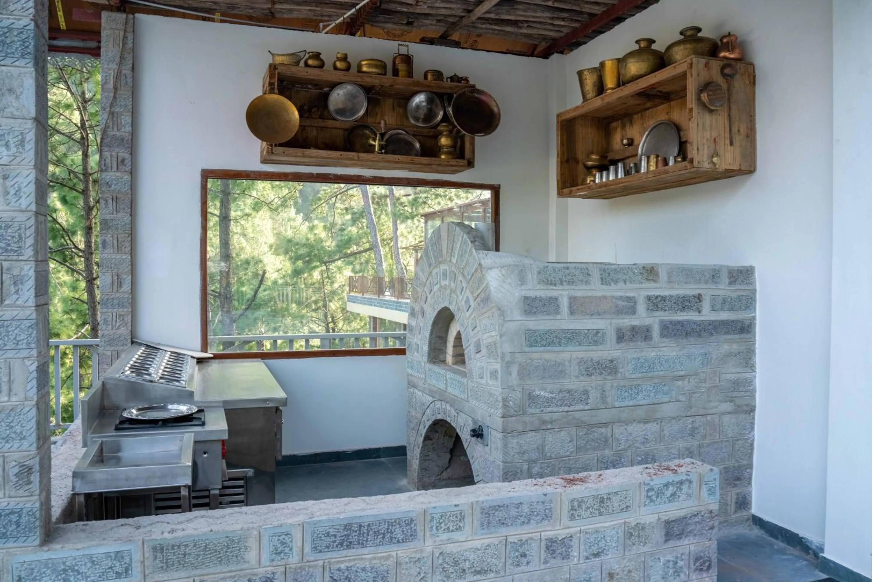 Evening entertainment in Chillaru Spa & Resort