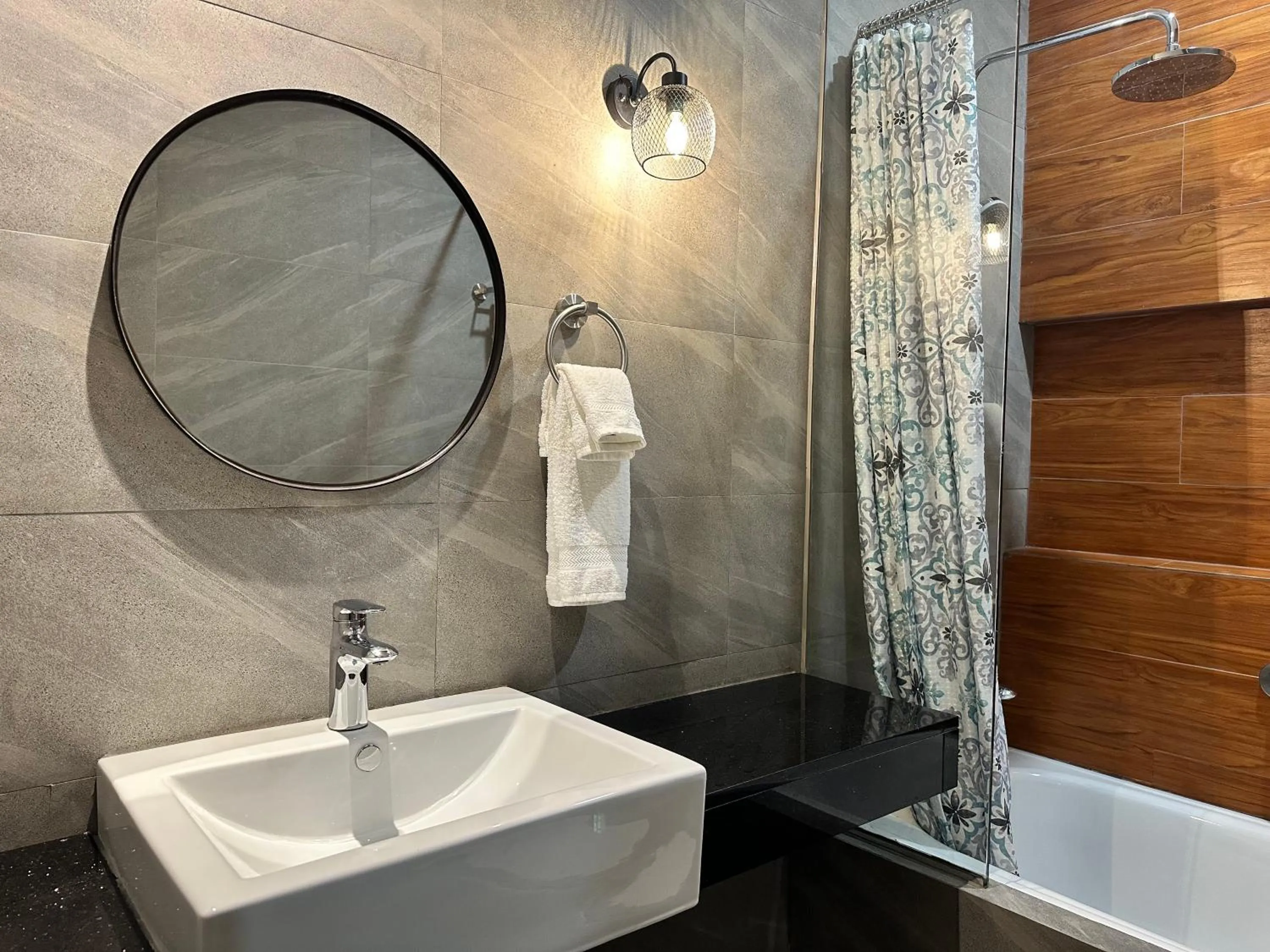 Shower in Lee Boutique Hotel Baguio