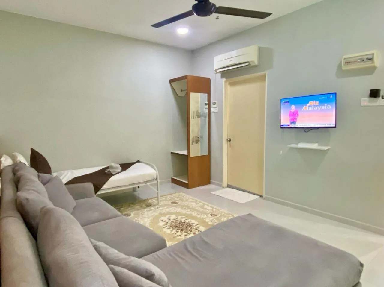 Living room, Bed in Chenang Inn